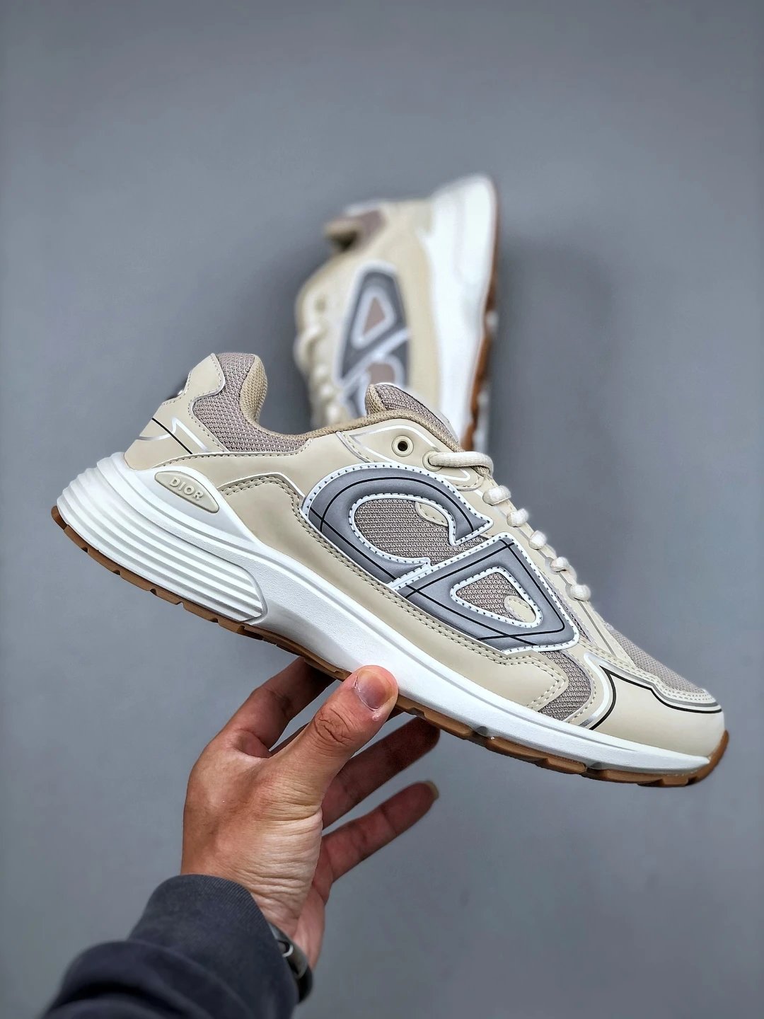 Men's Retro Running Sneakers Beige - Gallery Image 4 - Detailed View