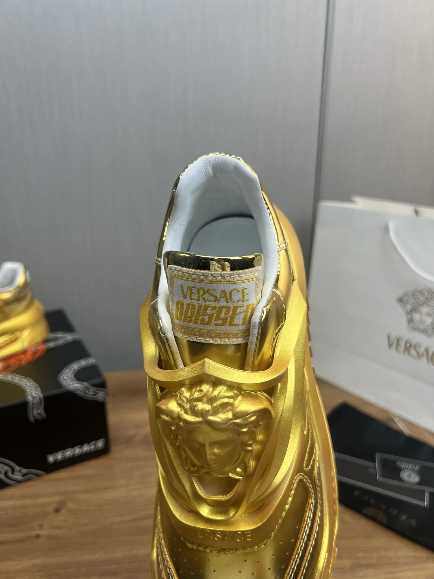 Luxury Leather Sneakers Metallic Gold - Gallery Image 8 - Detailed View