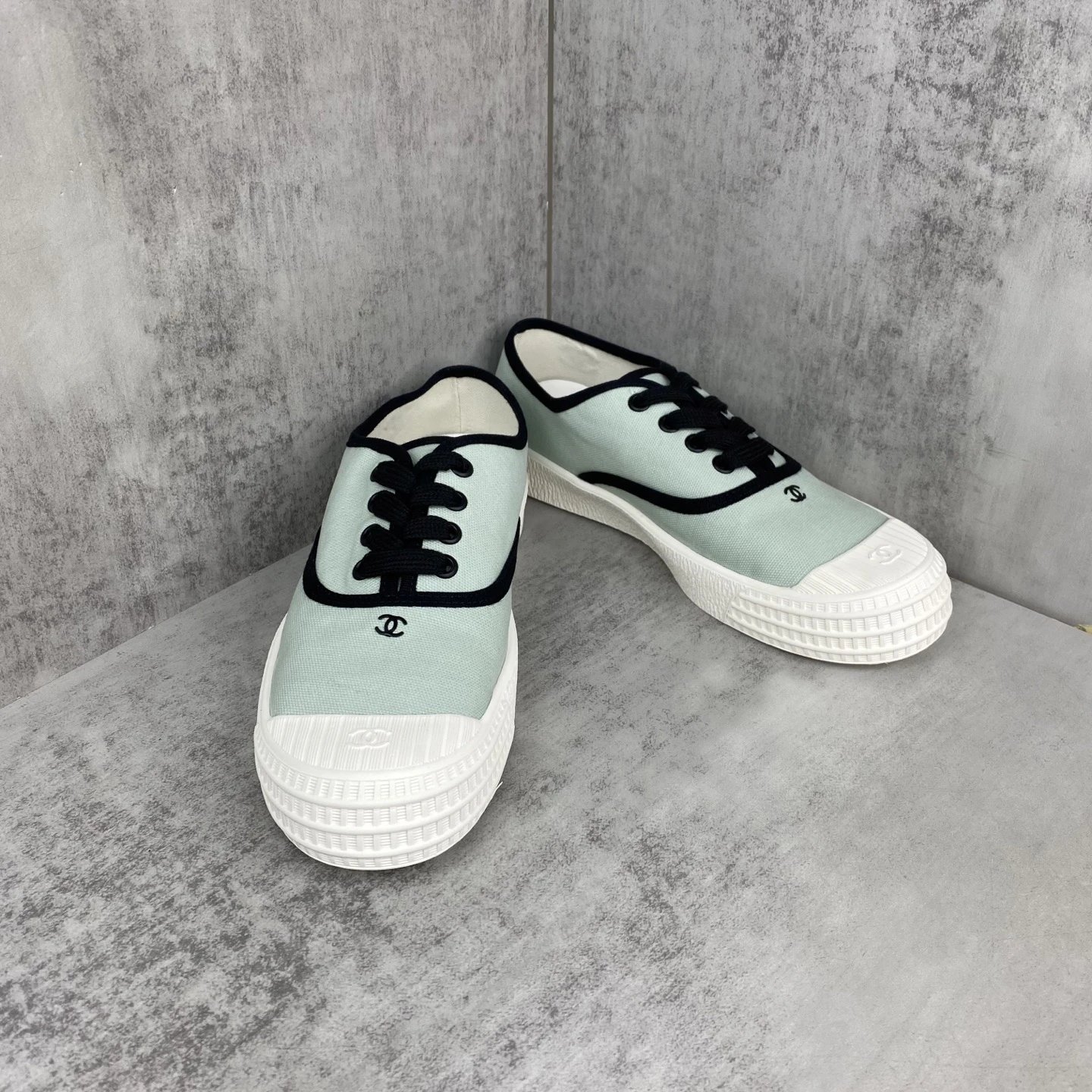 Vintage Canvas Low Top Sneakers with Rubber Sole Mint Green - Gallery Image 2 - Detailed View