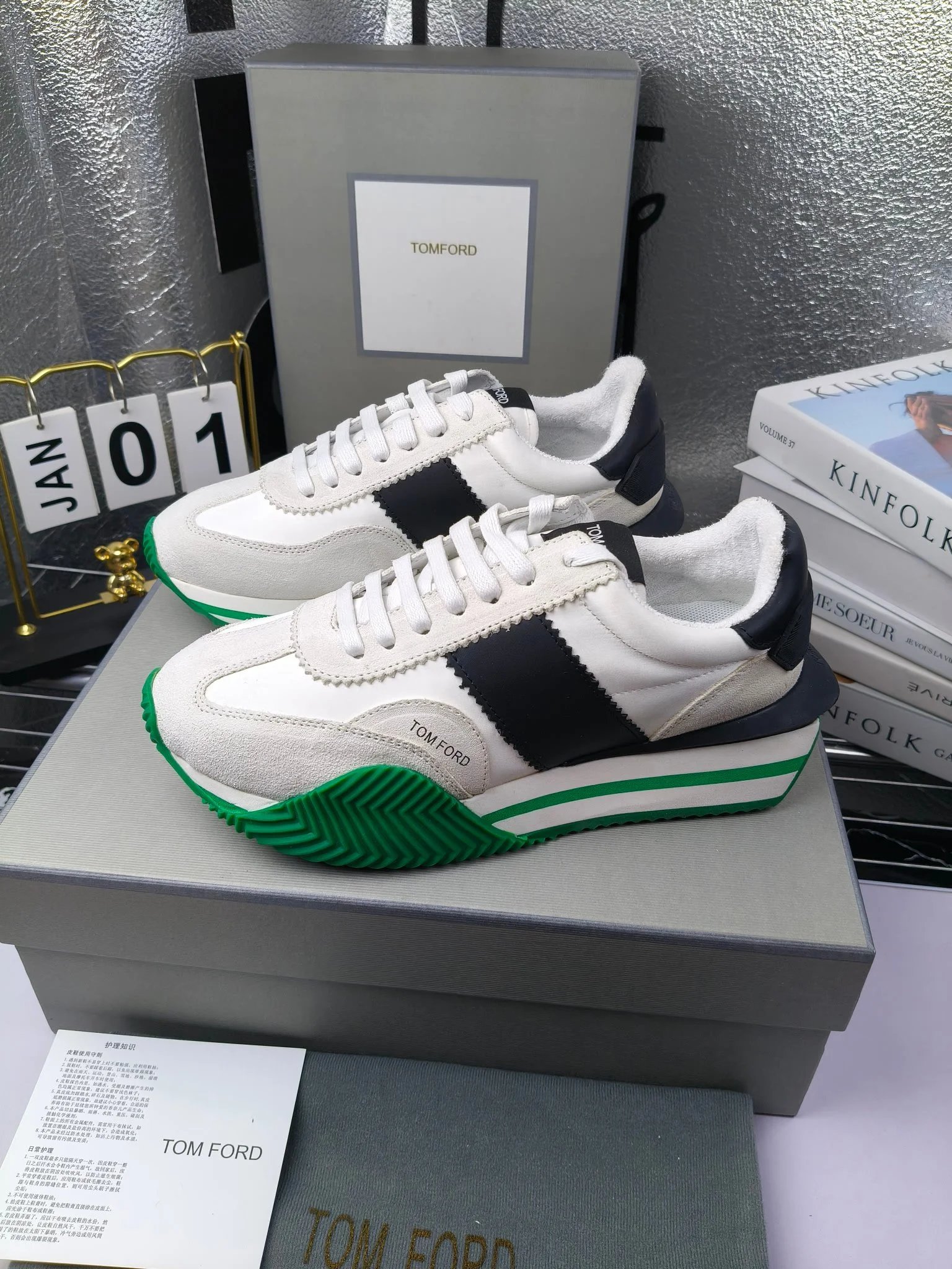 Retro Leather Platform Sneakers Emerald Green - Gallery Image 2 - Detailed View
