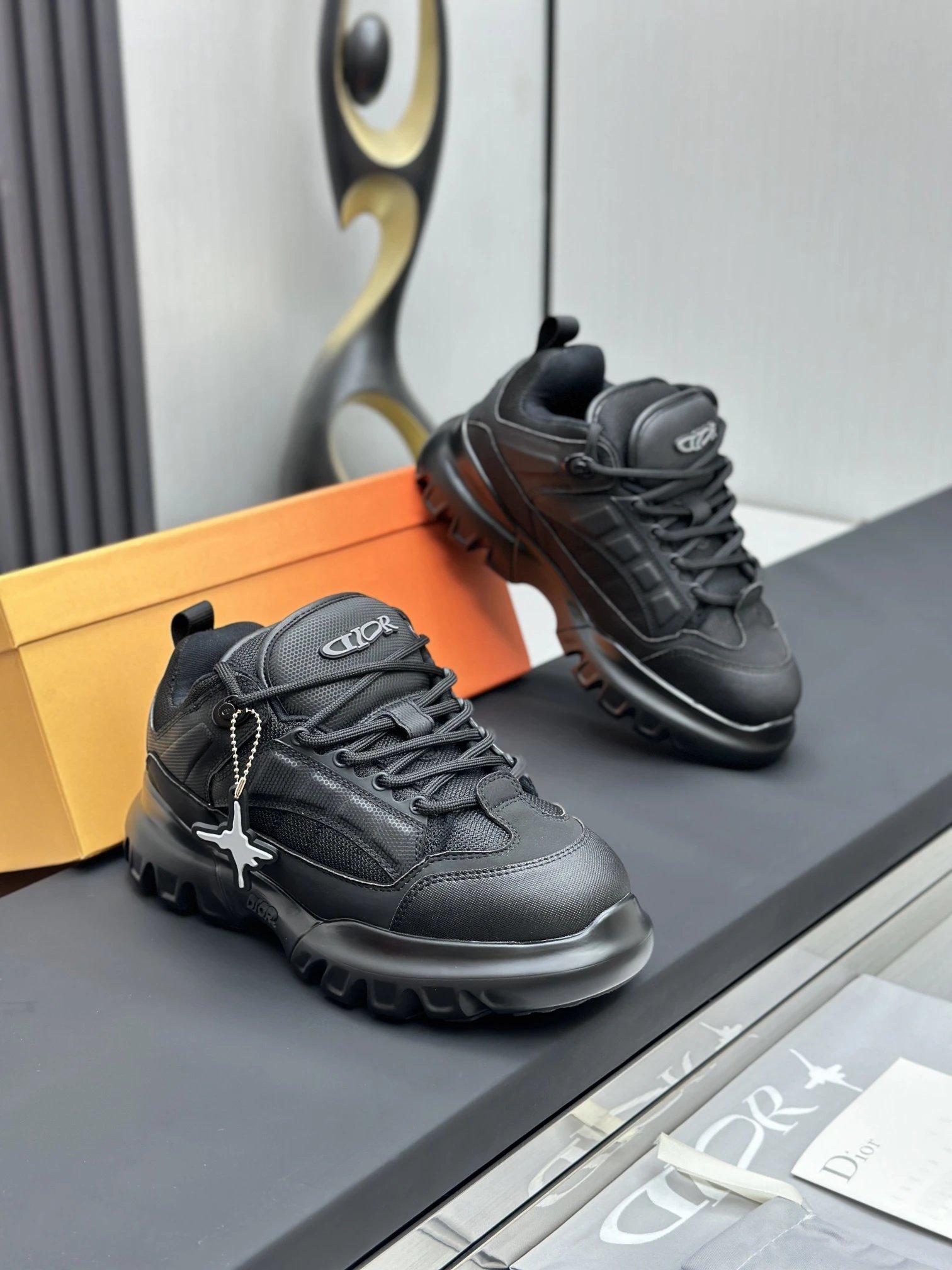Dior x Levis Hamilton Sneakers Black - Gallery Image 4 - Detailed View