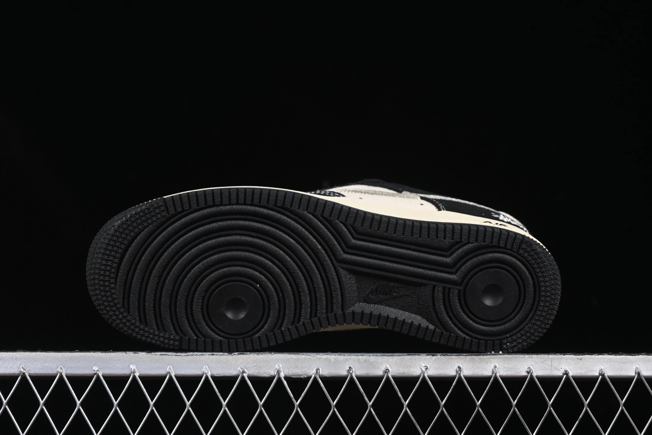 Canvas Low Sneakers Beige Noir - Gallery Image 3 - Detailed View