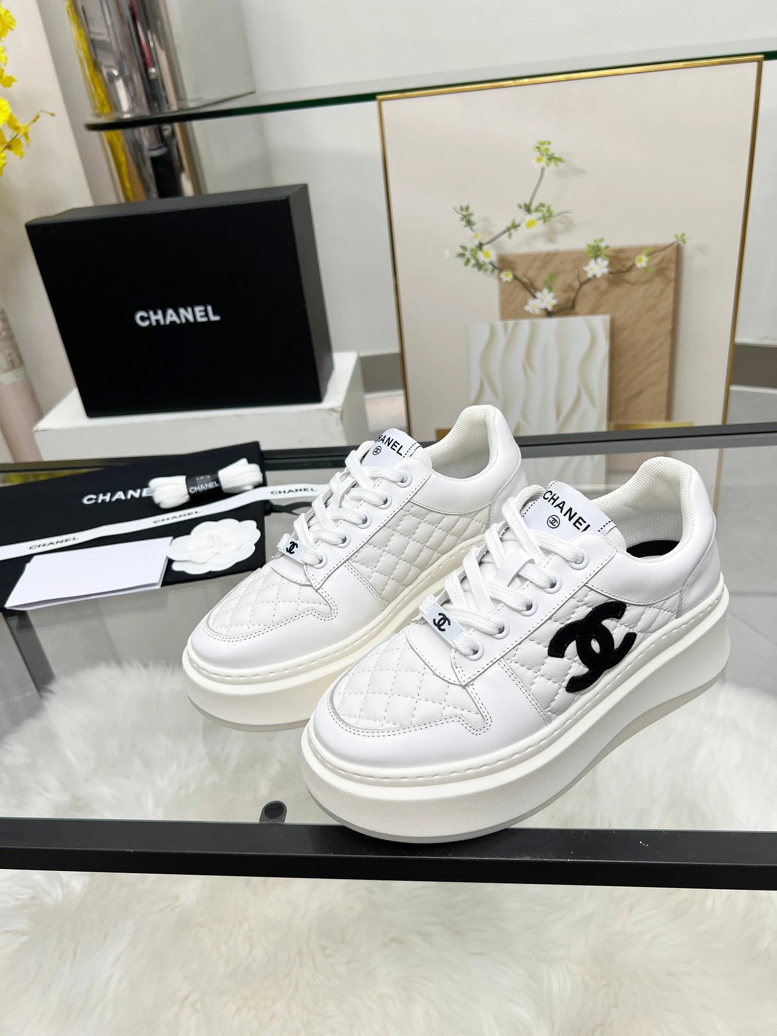 Chanel 25C Spring Summer Sneakers White - Gallery Image 3 - Detailed View