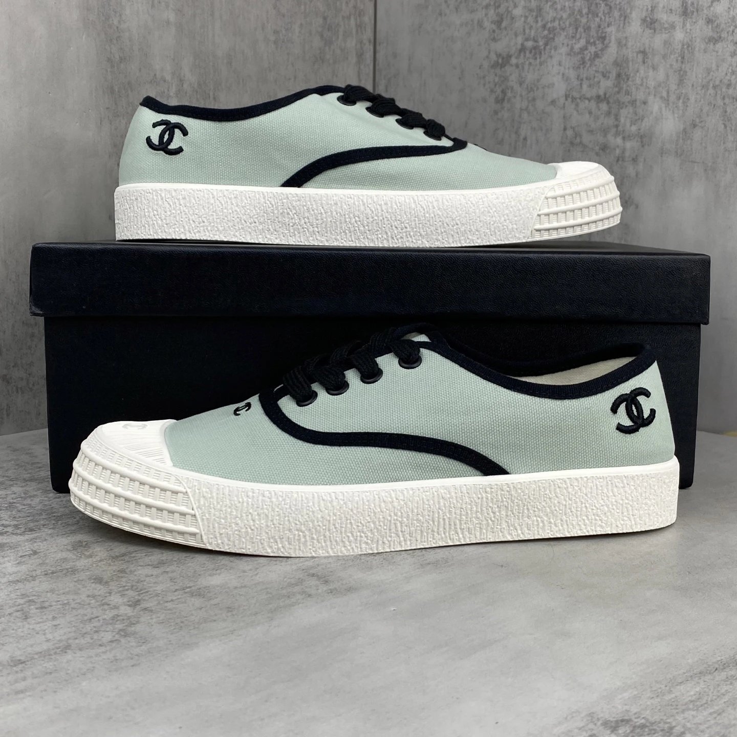 Vintage Canvas Low Top Sneakers with Rubber Sole Mint Green - Gallery Image 9 - Detailed View