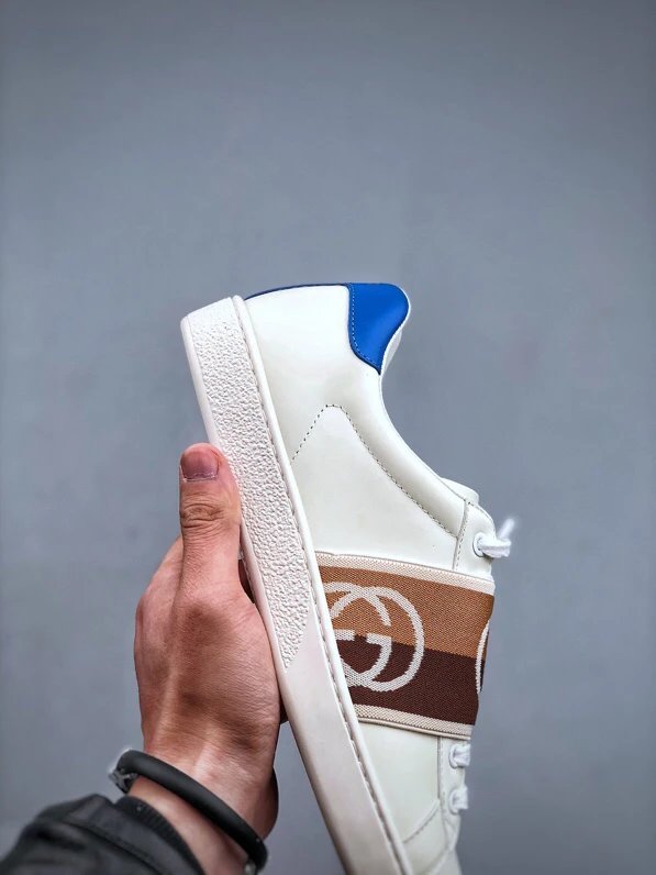 Gucci Bee White Blue Sneakers Keychain - Gallery Image 6 - Detailed View