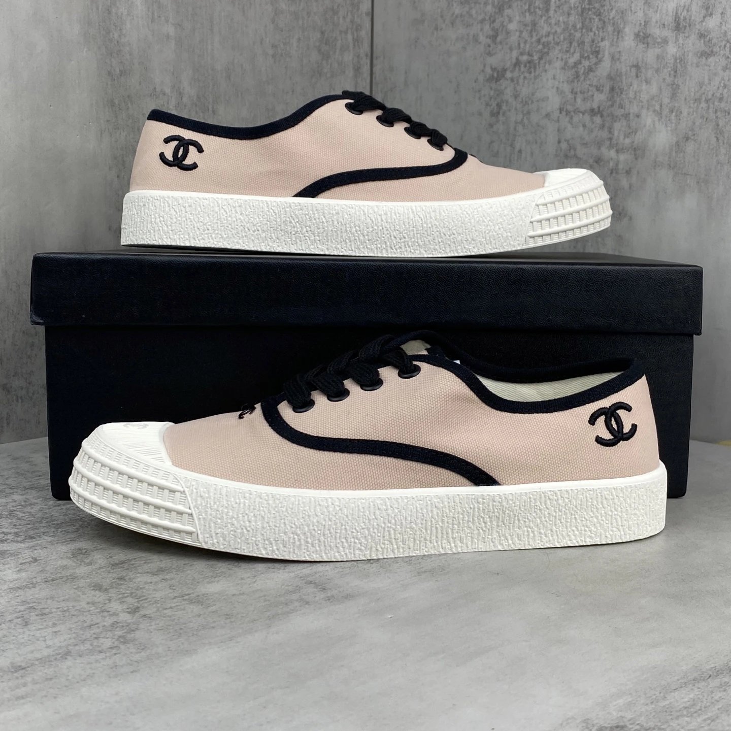 Vintage Canvas Low Top Sneakers with Ivory Blush Trim - Gallery Image 9 - Detailed View