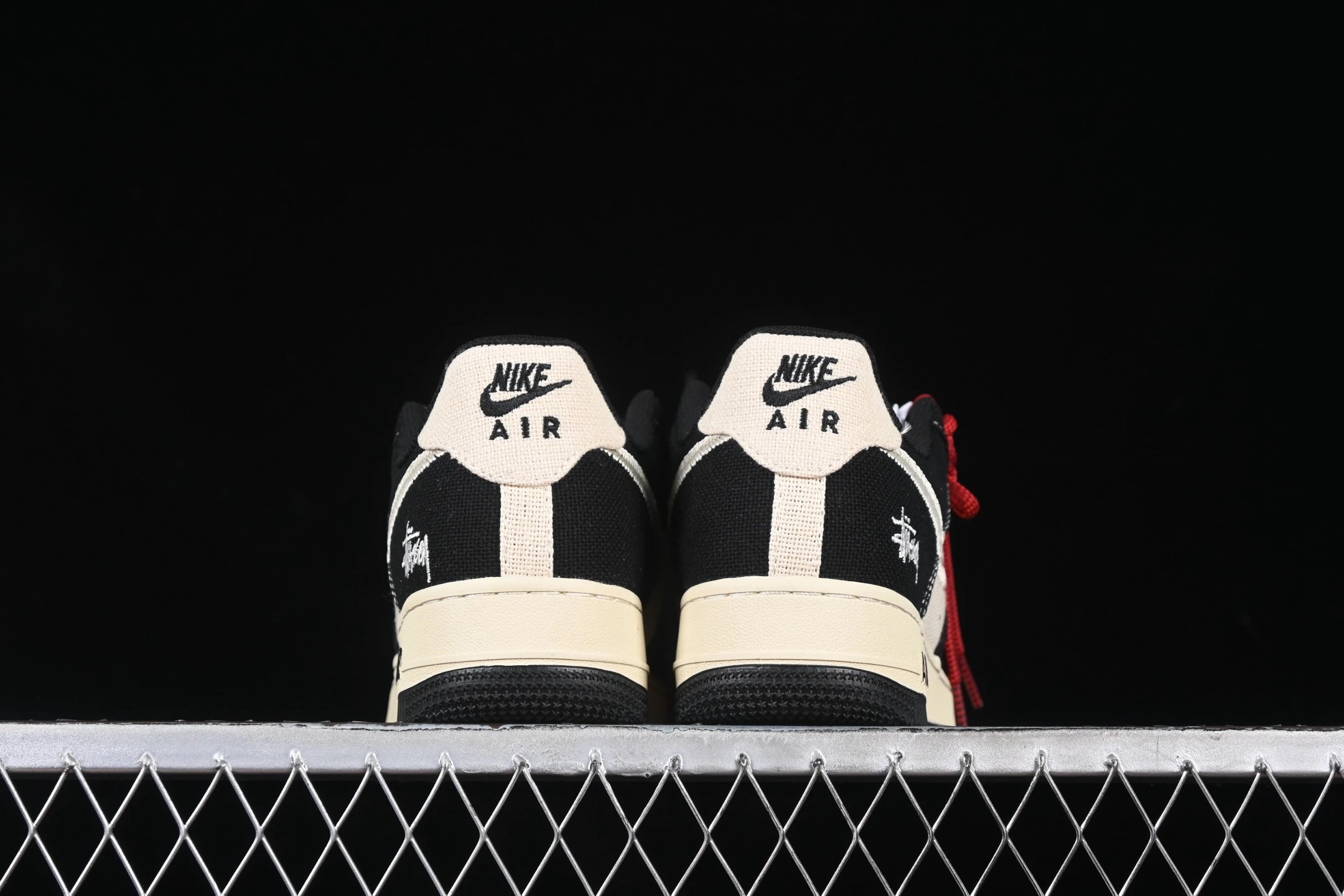 Canvas Low Sneakers Beige Noir - Gallery Image 6 - Detailed View