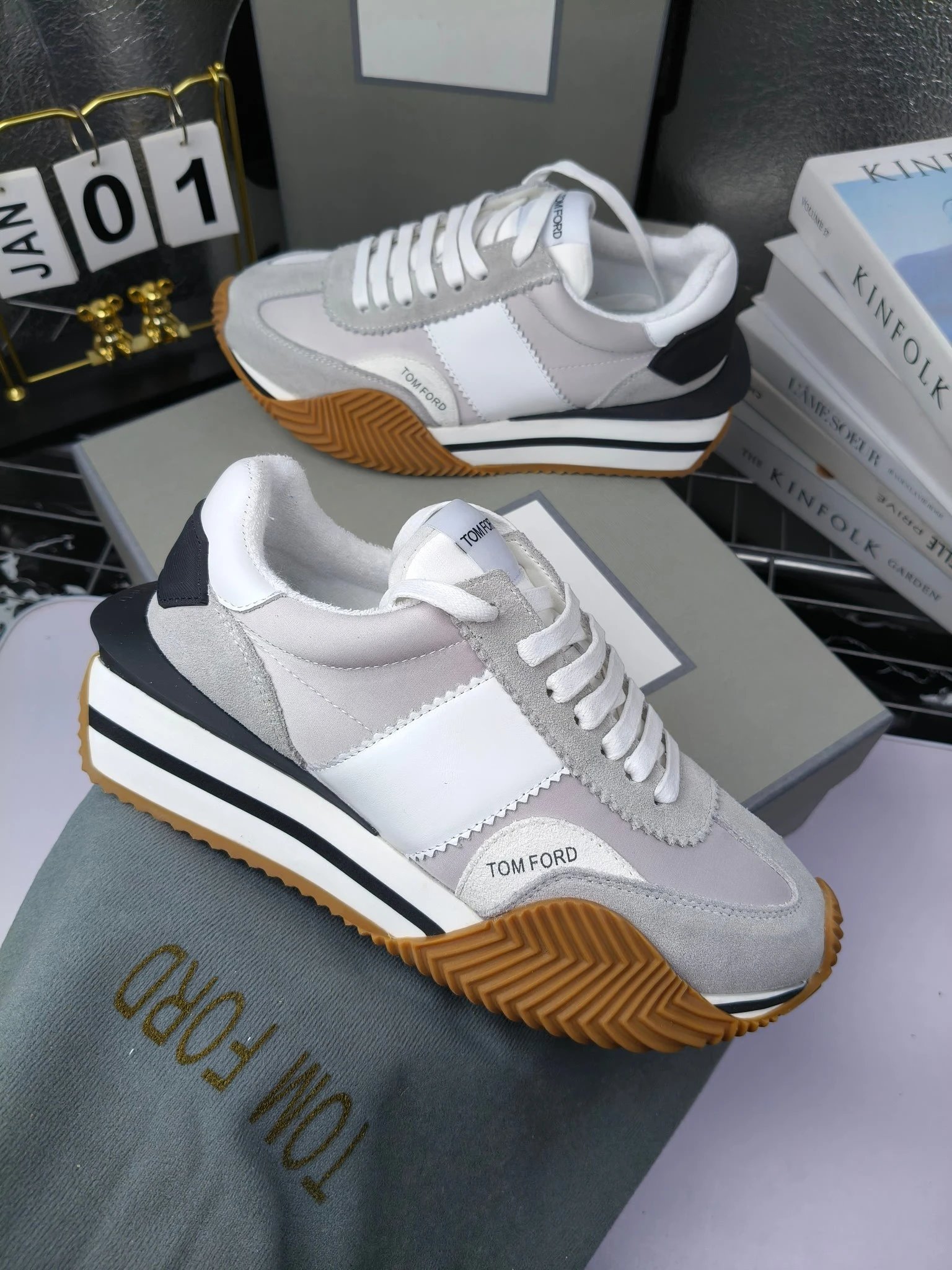 Retro Leather Platform Sneakers Ash Grey - Gallery Image 9 - Detailed View