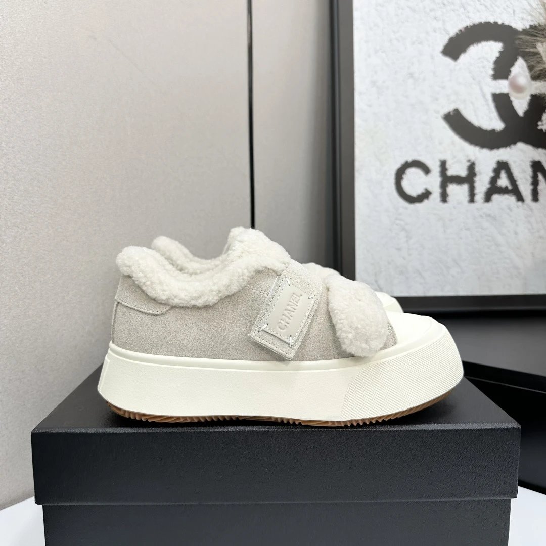 Chanel Shearling Panda Sneaker White - High Quality Product Image - Cnfans