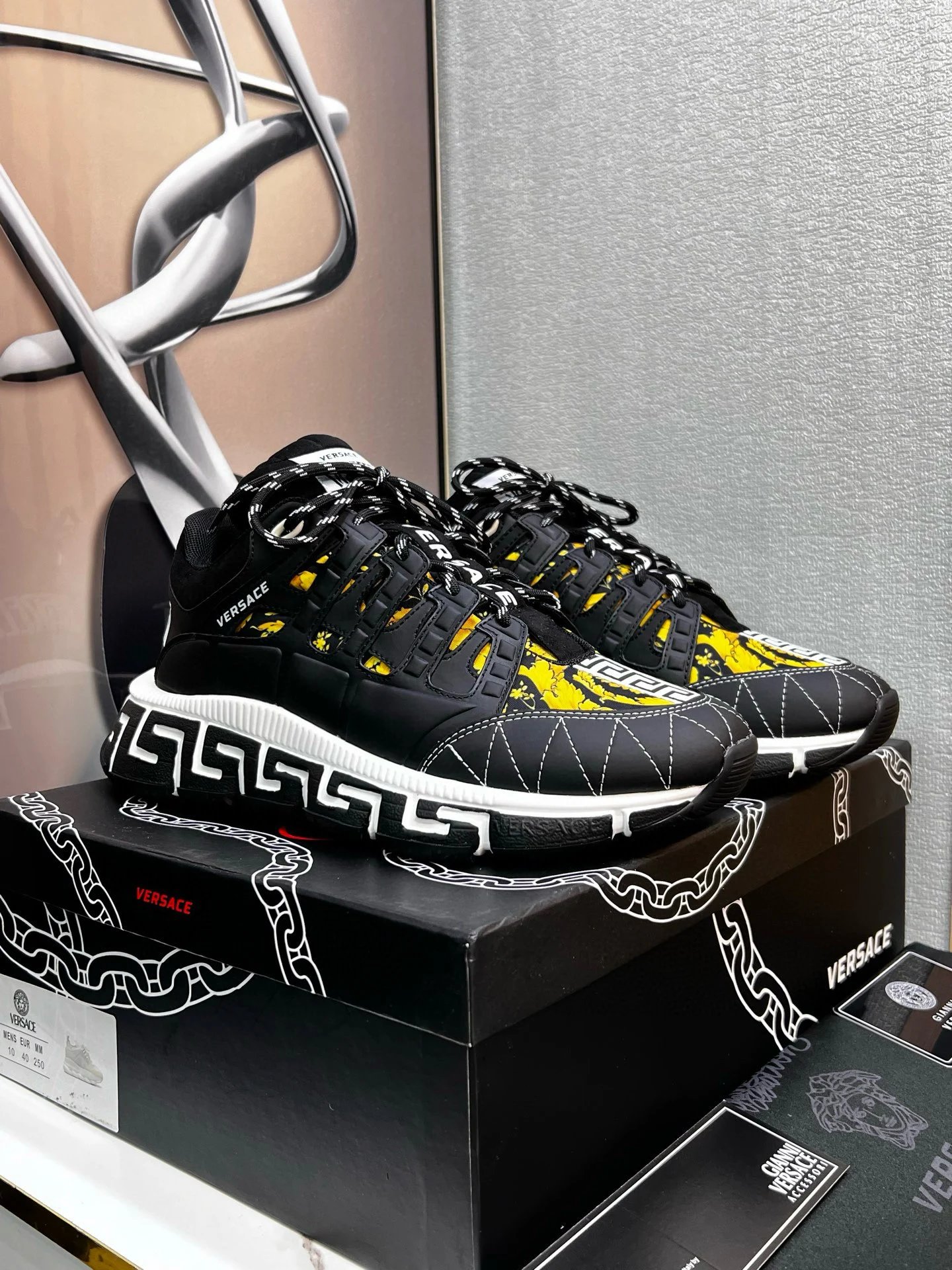 Baroque Leather Runner Sneakers Noir Gold - Gallery Image 3 - Detailed View