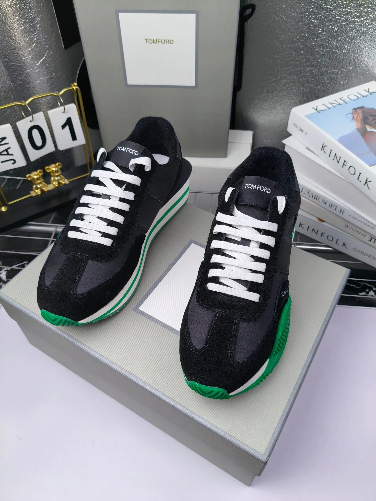 Retro Leather Sneakers Green Trim - Gallery Image 6 - Detailed View
