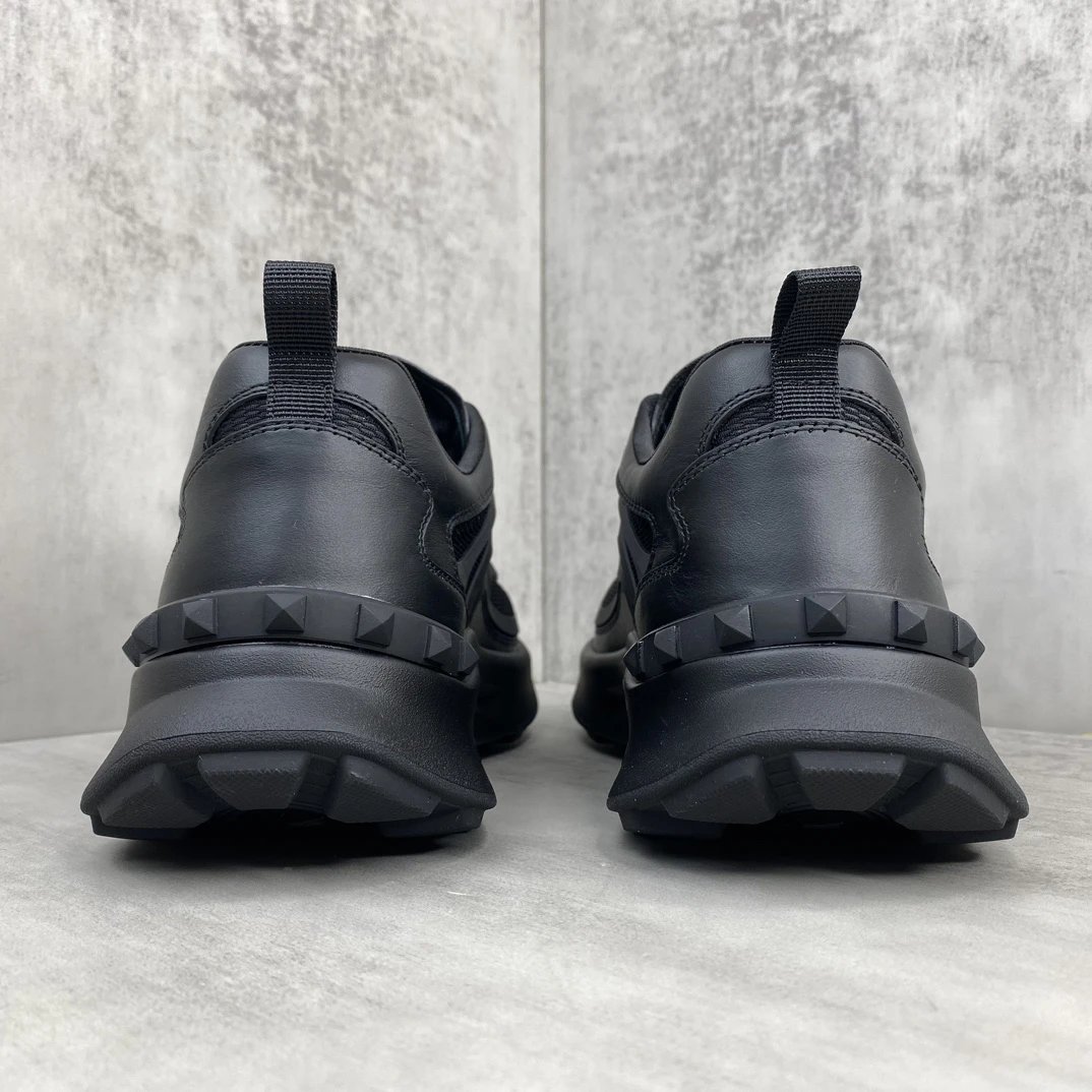 True Act Mesh Chunky Sneakers Jet Black - Gallery Image 5 - Detailed View