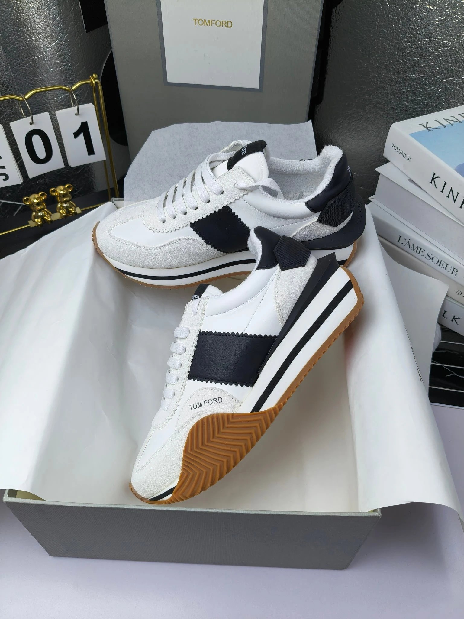 Retro Luxe Leather Sneakers Ivory Black - Gallery Image 5 - Detailed View