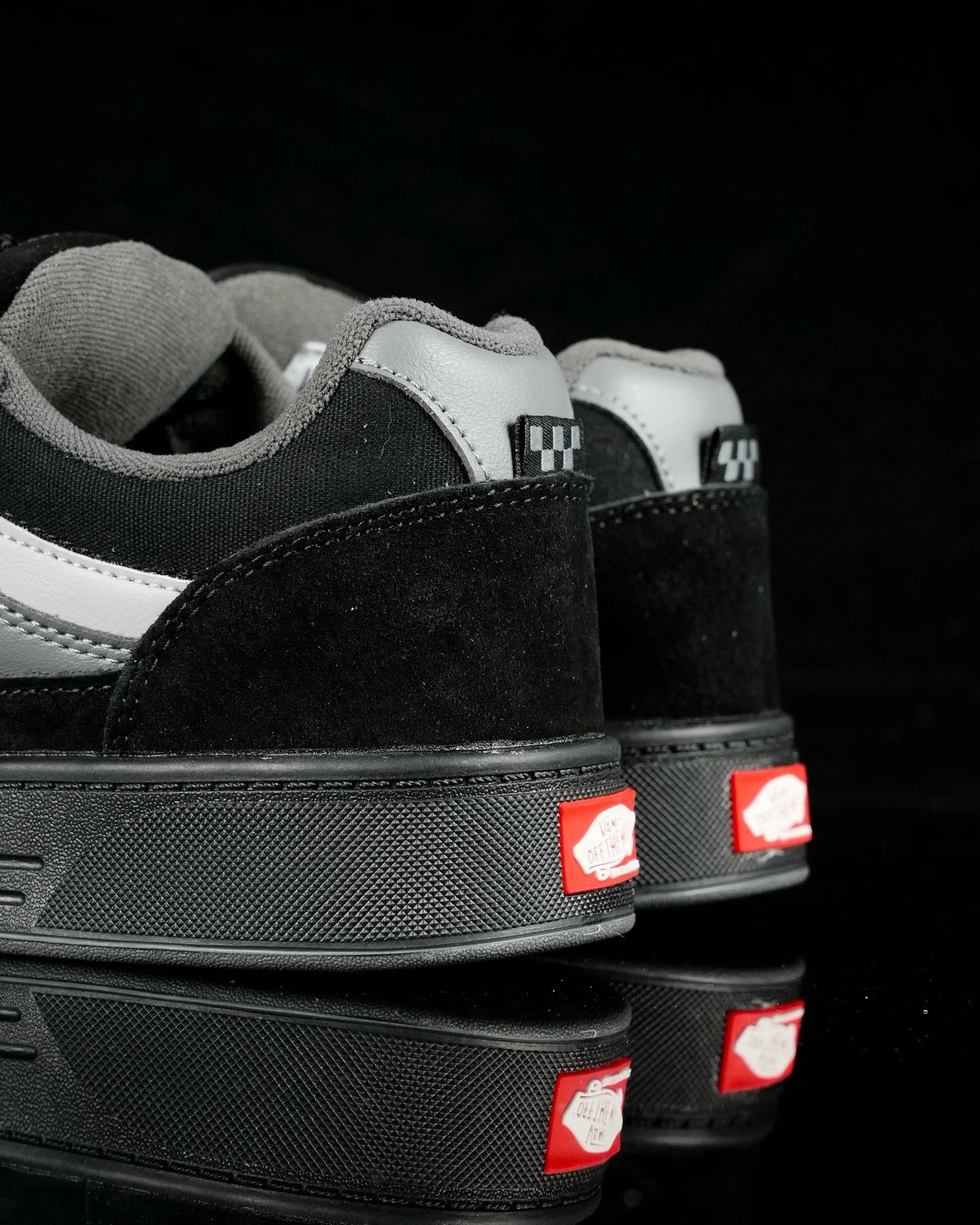 Retro Suede Leather Skate Shoes Ebony Black - Gallery Image 7 - Detailed View