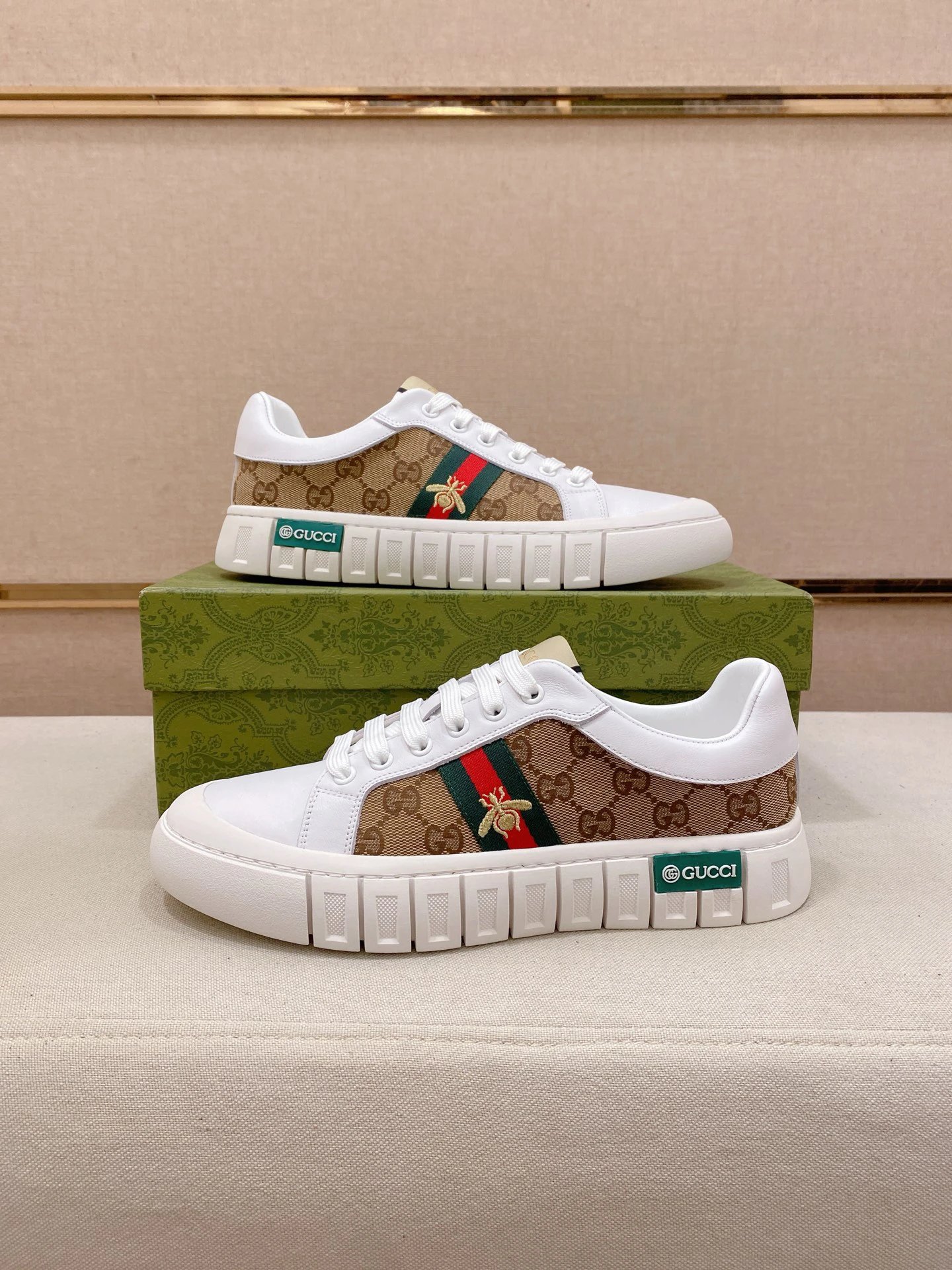 Gucci Canvas Beige Sneakers Embroidered Bee - Gallery Image 7 - Detailed View