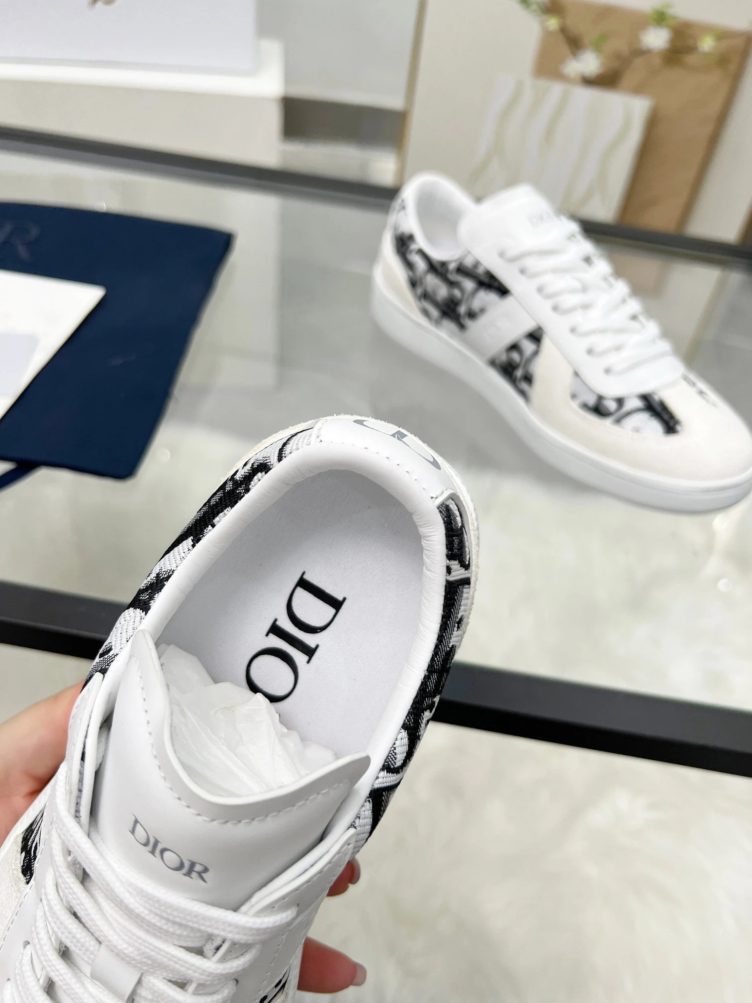 Dior B01 Sneakers Black White - Gallery Image 7 - Detailed View