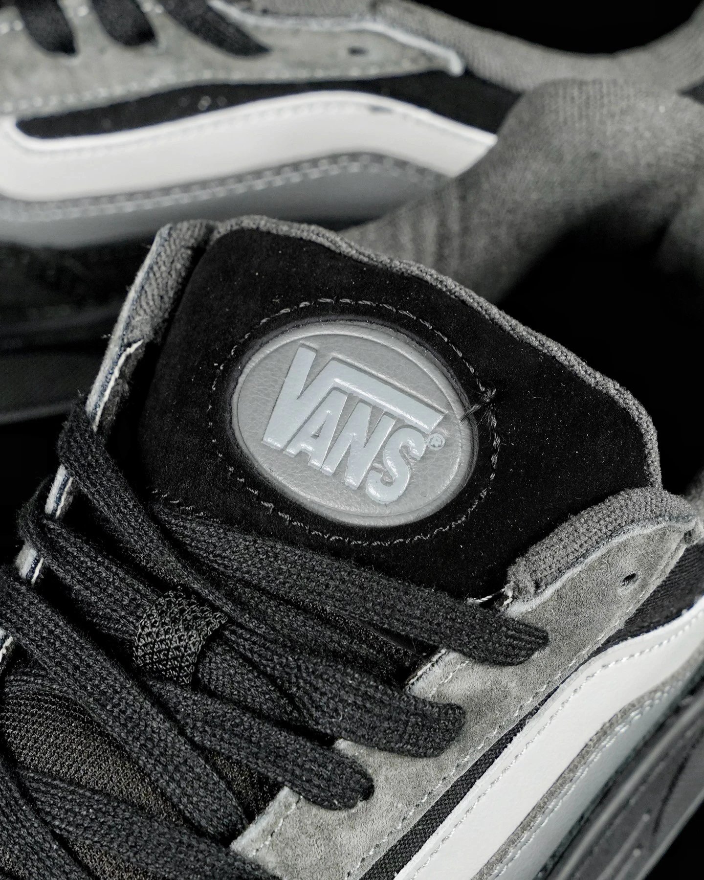 Retro Suede Leather Skate Shoes Ebony Black - Gallery Image 6 - Detailed View