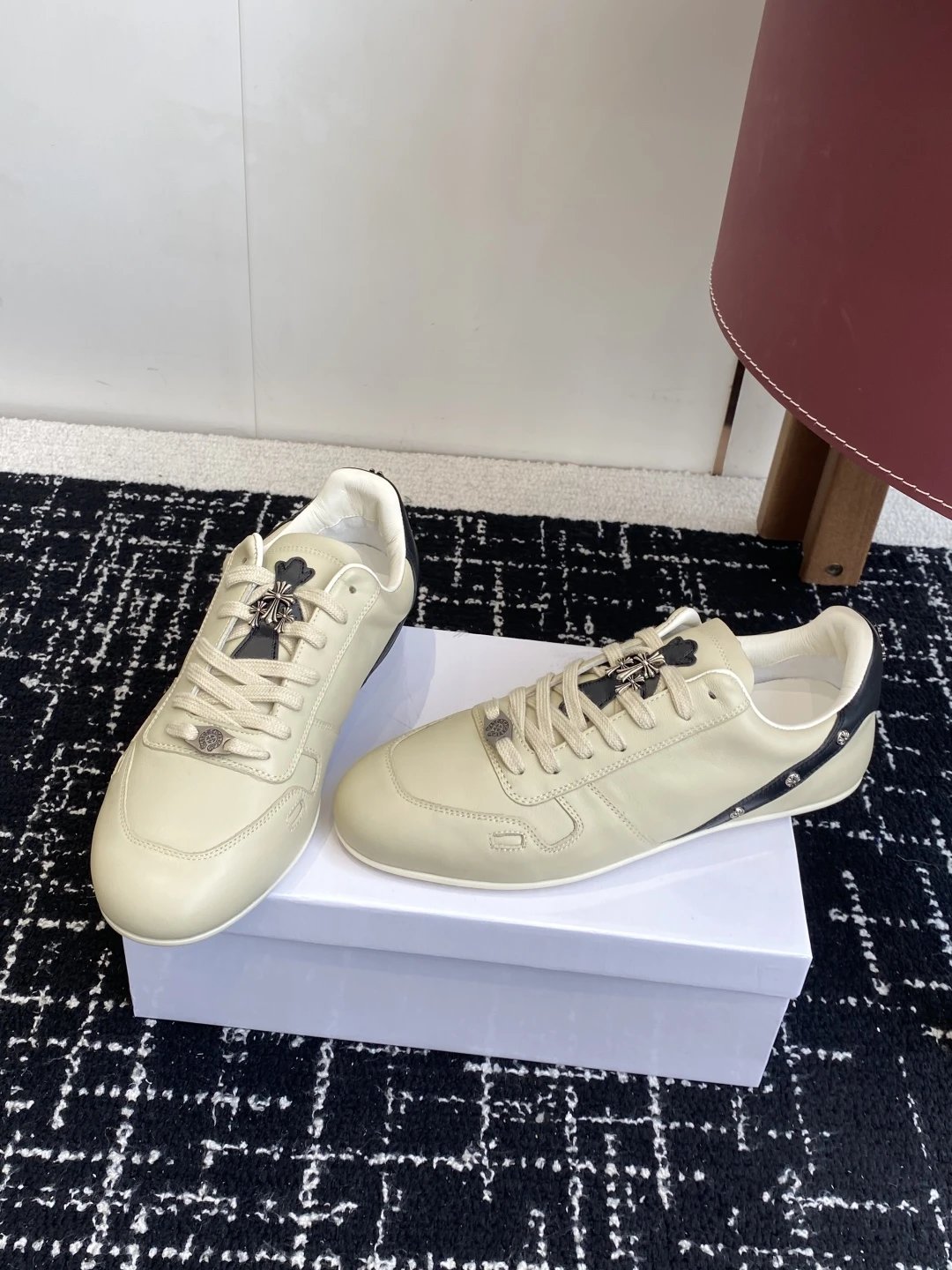 Vintage Leather Trainer Sneakers Cream Ivory - Gallery Image 3 - Detailed View