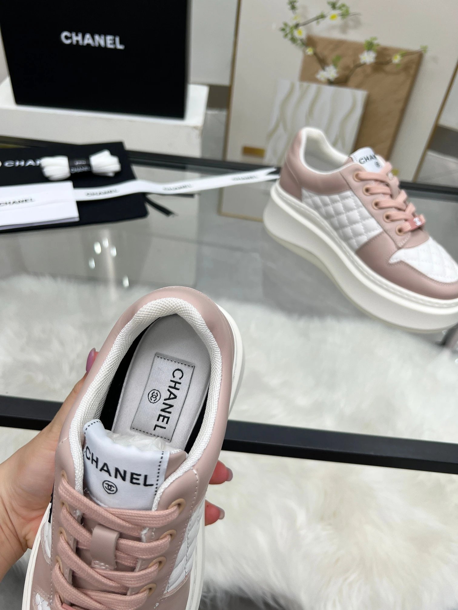 Chanel 25C Sneakers Pink - Gallery Image 7 - Detailed View
