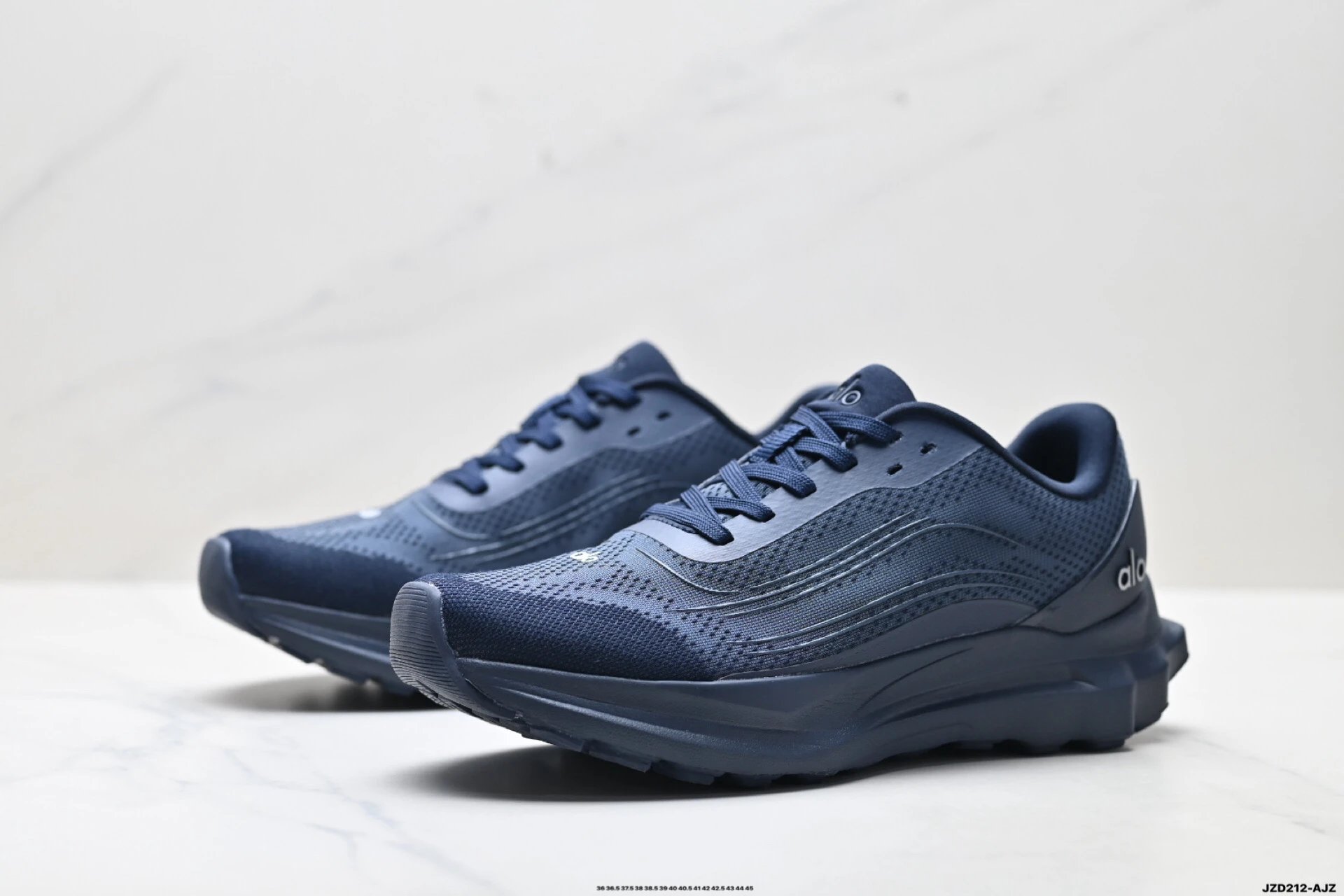 Alo Yoga Alo Runner Sneakers Navy - Gallery Image 4 - Detailed View