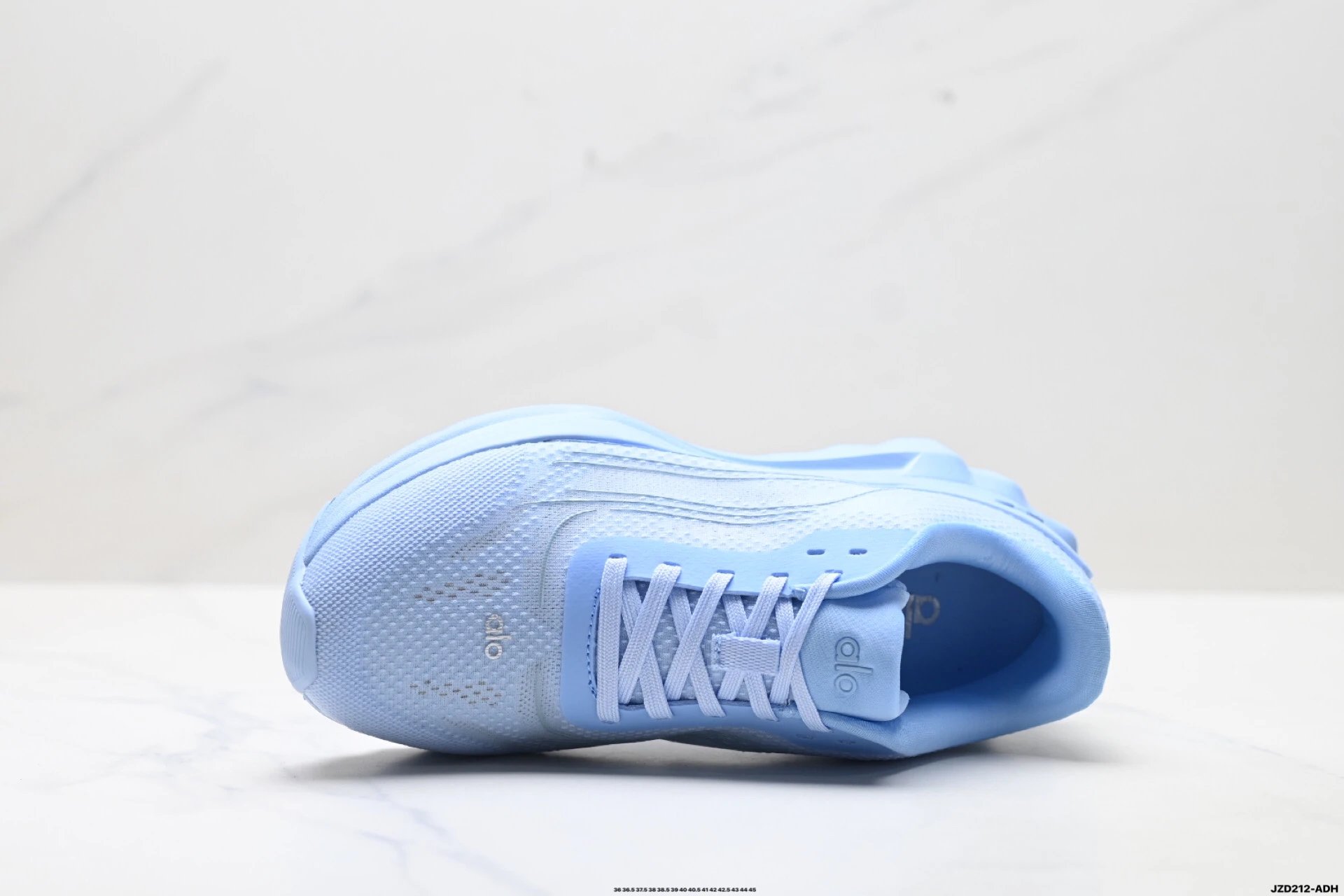 Alo Yoga Alo Runner Sneakers Blue - Gallery Image 3 - Detailed View