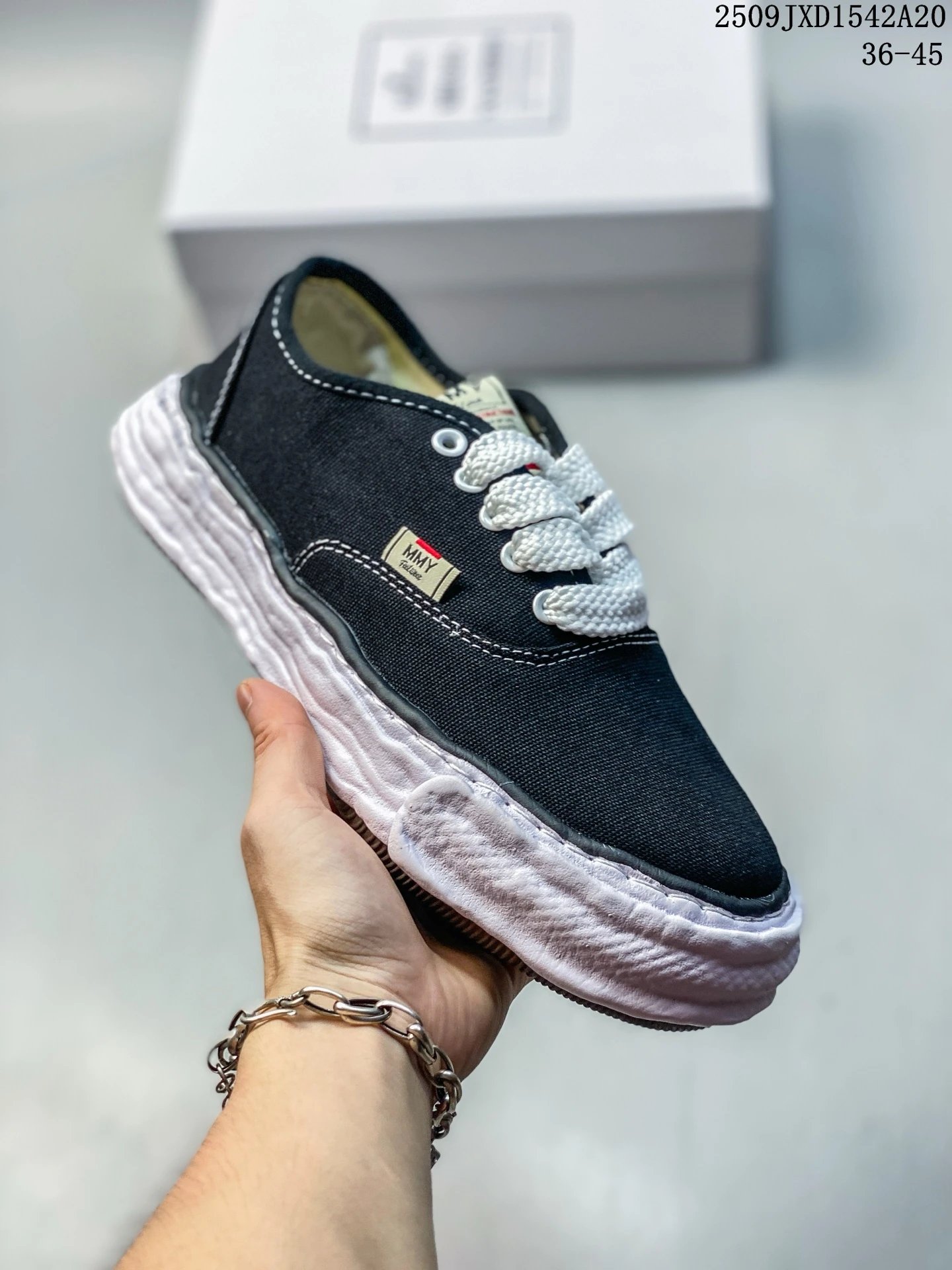 Maison MIHARA YASUHIRO MMY Original Sole Canvas Low Sneakers White Black - Gallery Image 4 - Detailed View