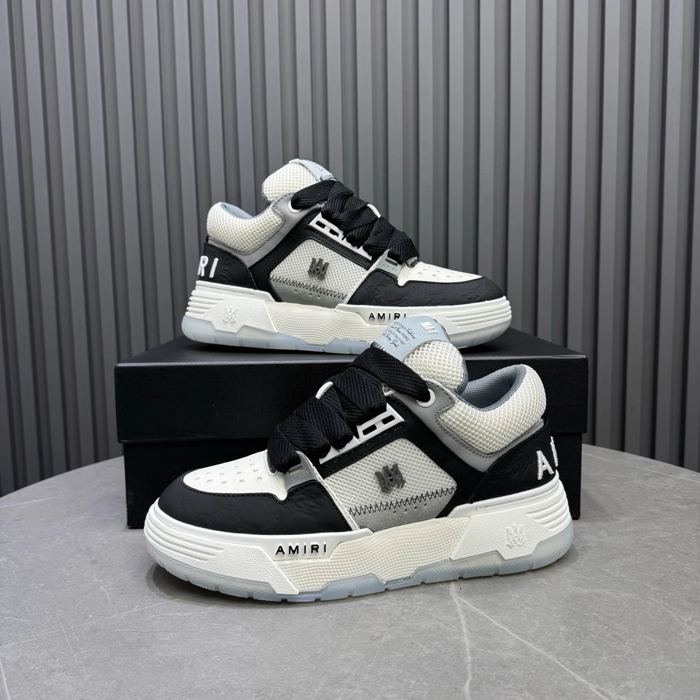 Unisex Low Top Leather Skate Shoes Ivory Black - Gallery Image 7 - Detailed View