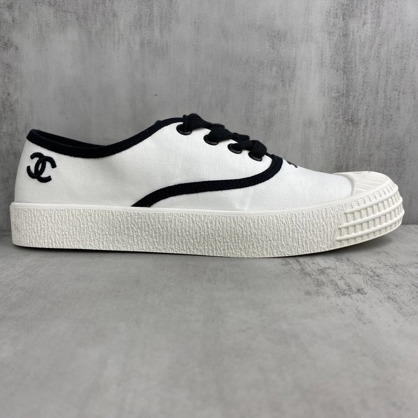 Vintage Canvas Low Top Sneakers Retro Black White - Gallery Image 6 - Detailed View