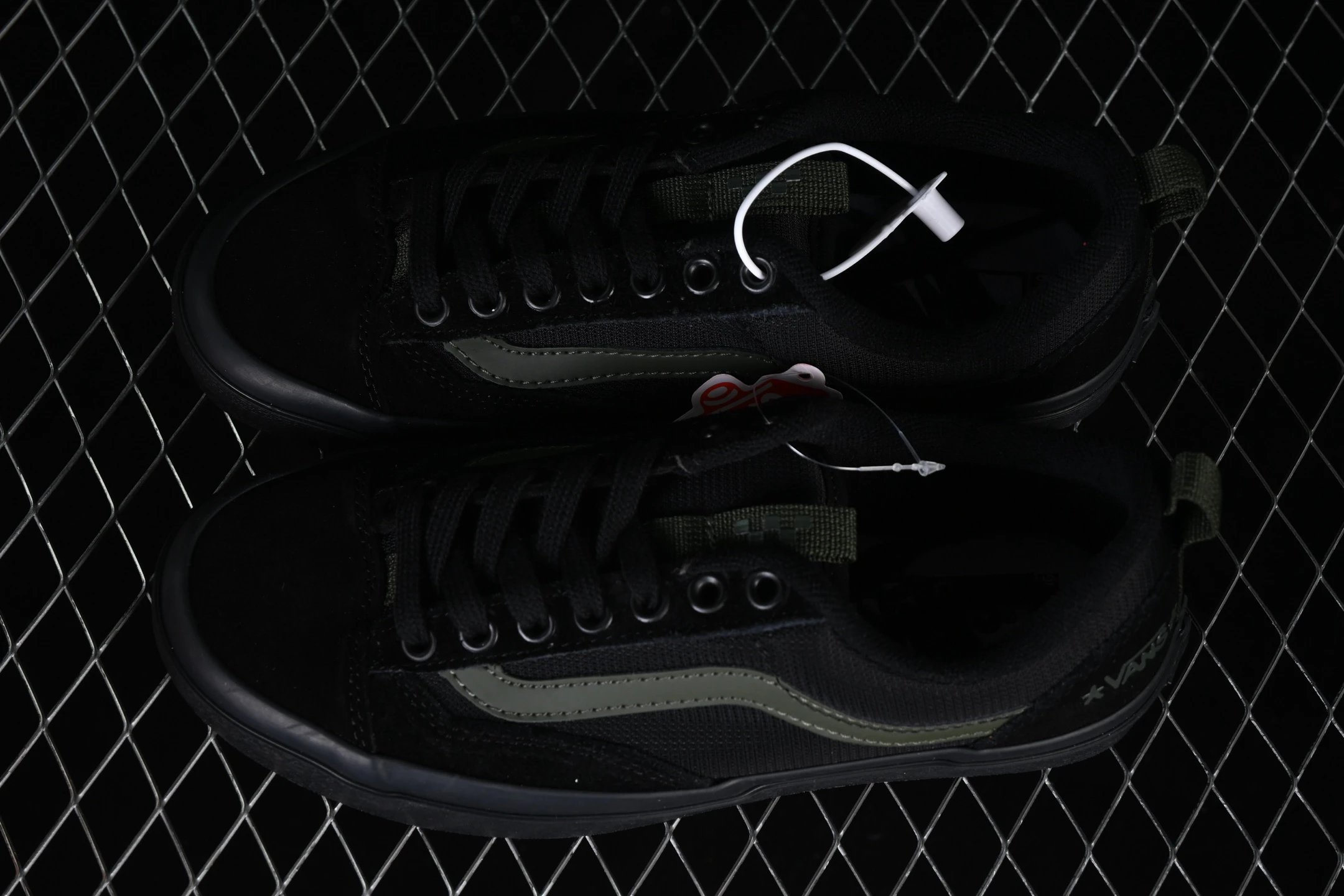 Low Top Skate Sneakers Obsidian Black - Gallery Image 5 - Detailed View