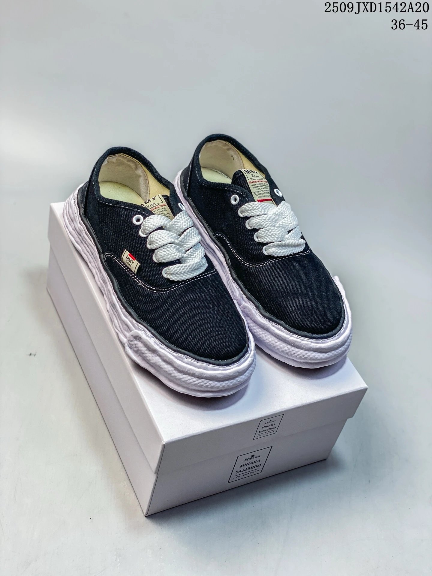 Maison MIHARA YASUHIRO MMY Original Sole Canvas Low Sneakers White Black - Gallery Image 5 - Detailed View