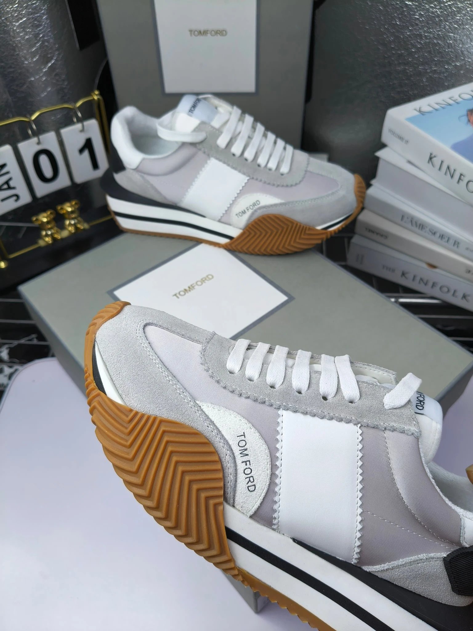 Retro Leather Platform Sneakers Ash Grey - Gallery Image 3 - Detailed View