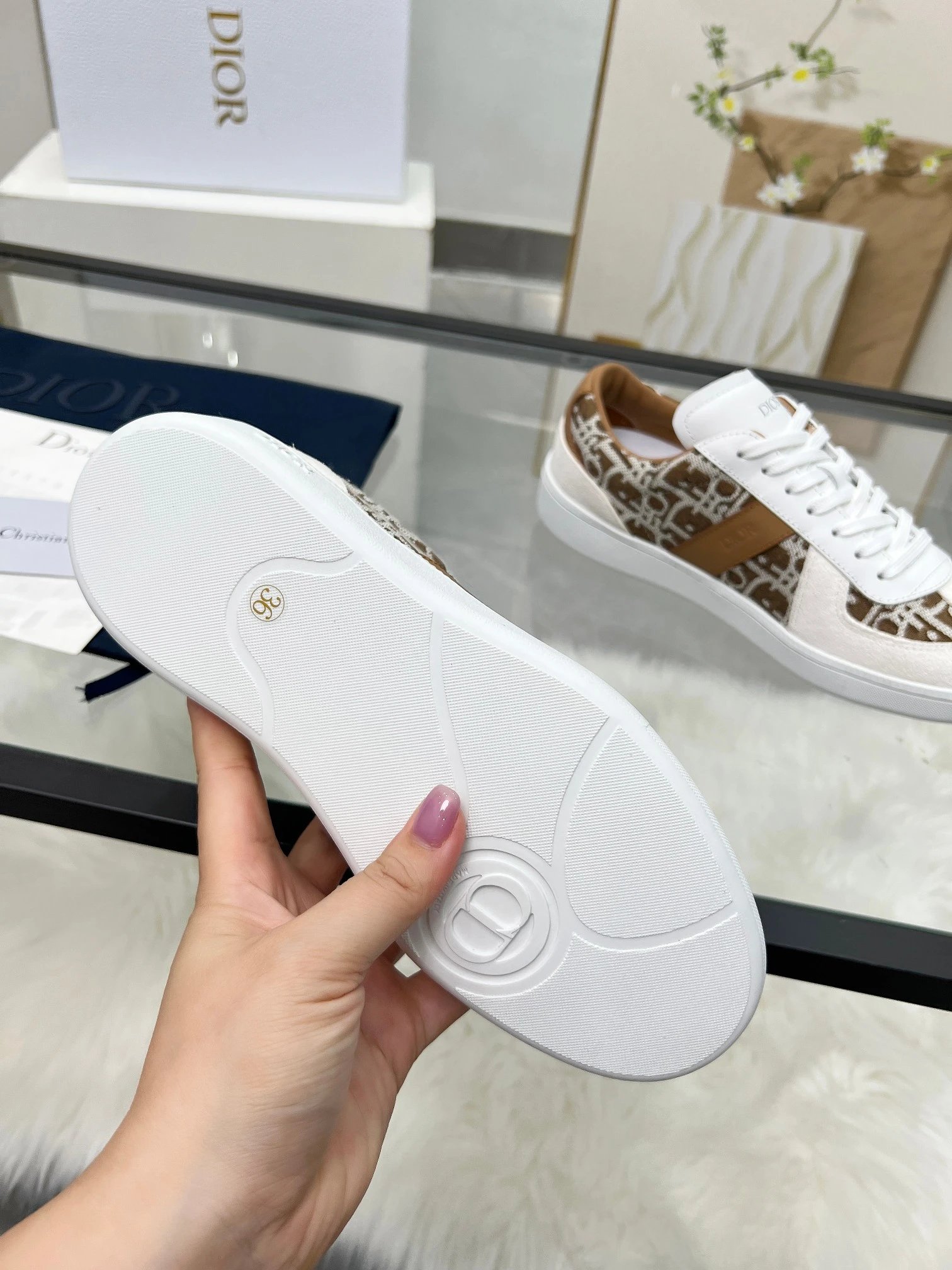 Dior B01 Sneakers Brown - Gallery Image 8 - Detailed View