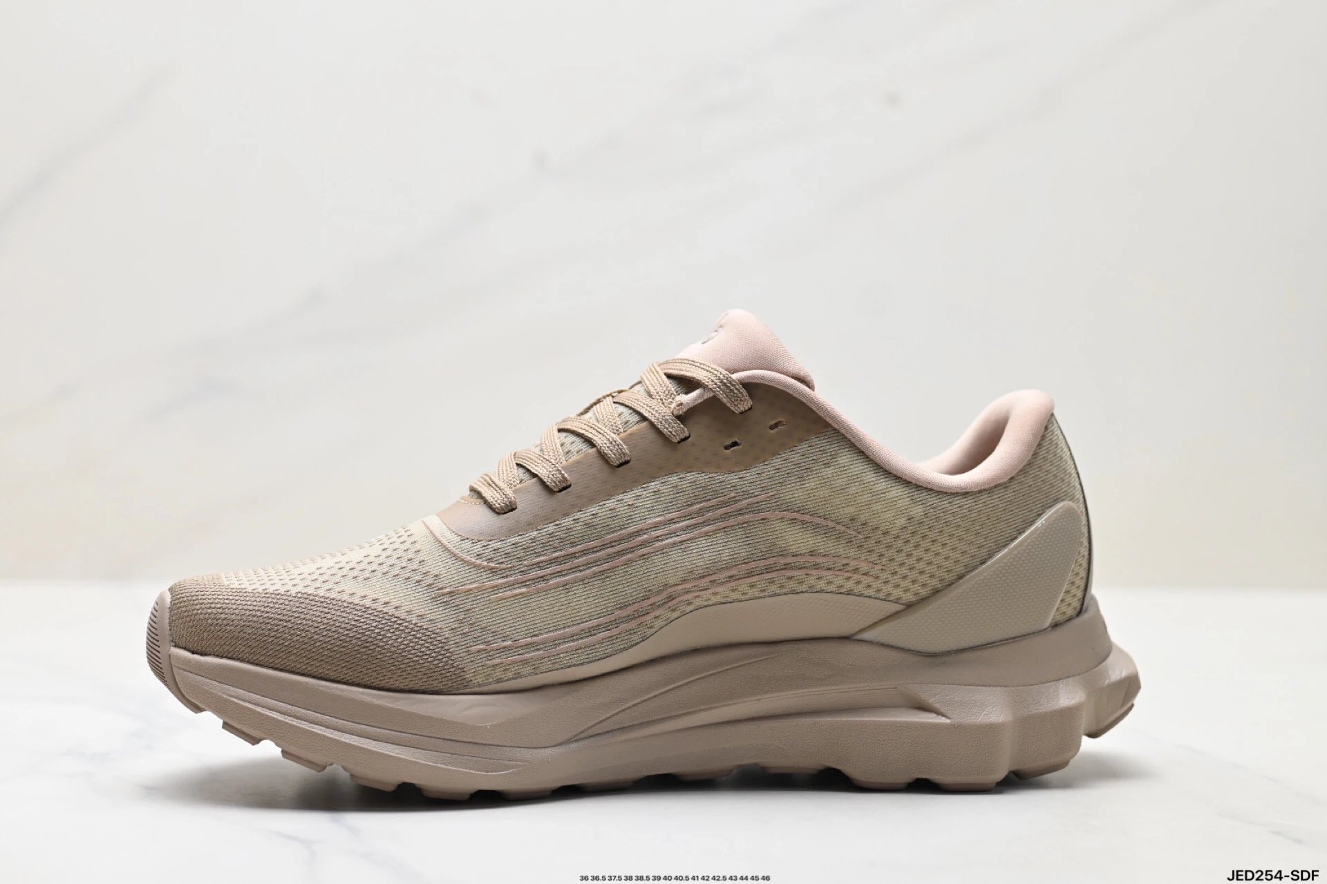 Alo Yoga Alo Runner Sneakers Beige - Gallery Image 3 - Detailed View