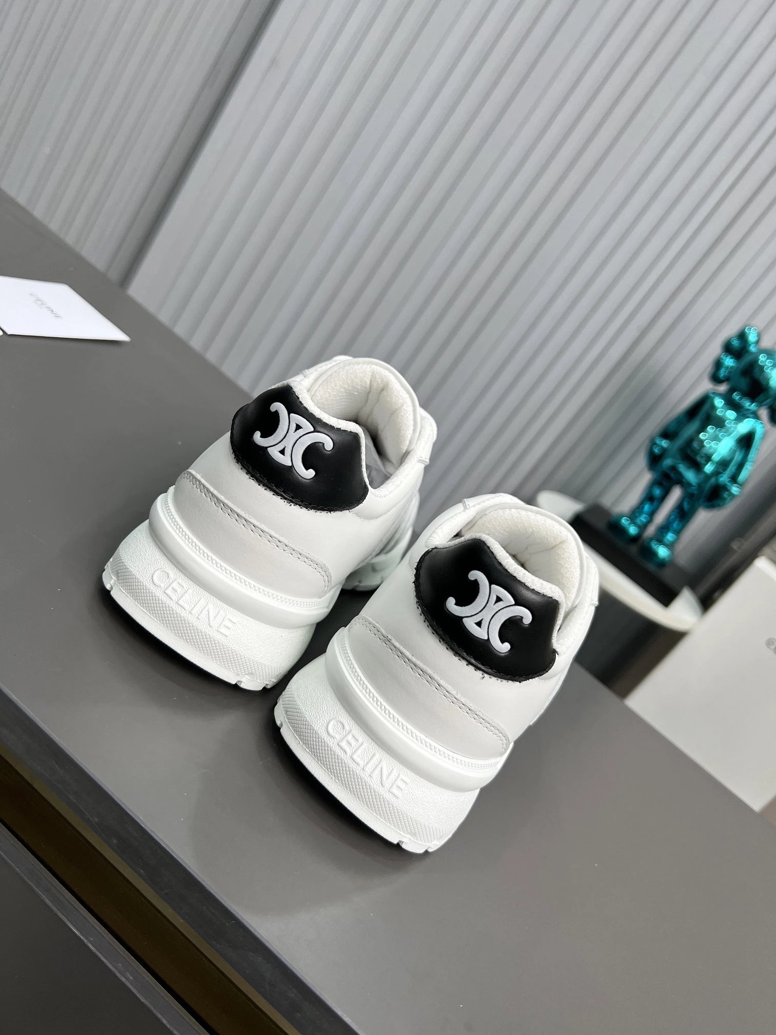 Chunky Leather Dad Sneakers Retro Style White - Gallery Image 4 - Detailed View