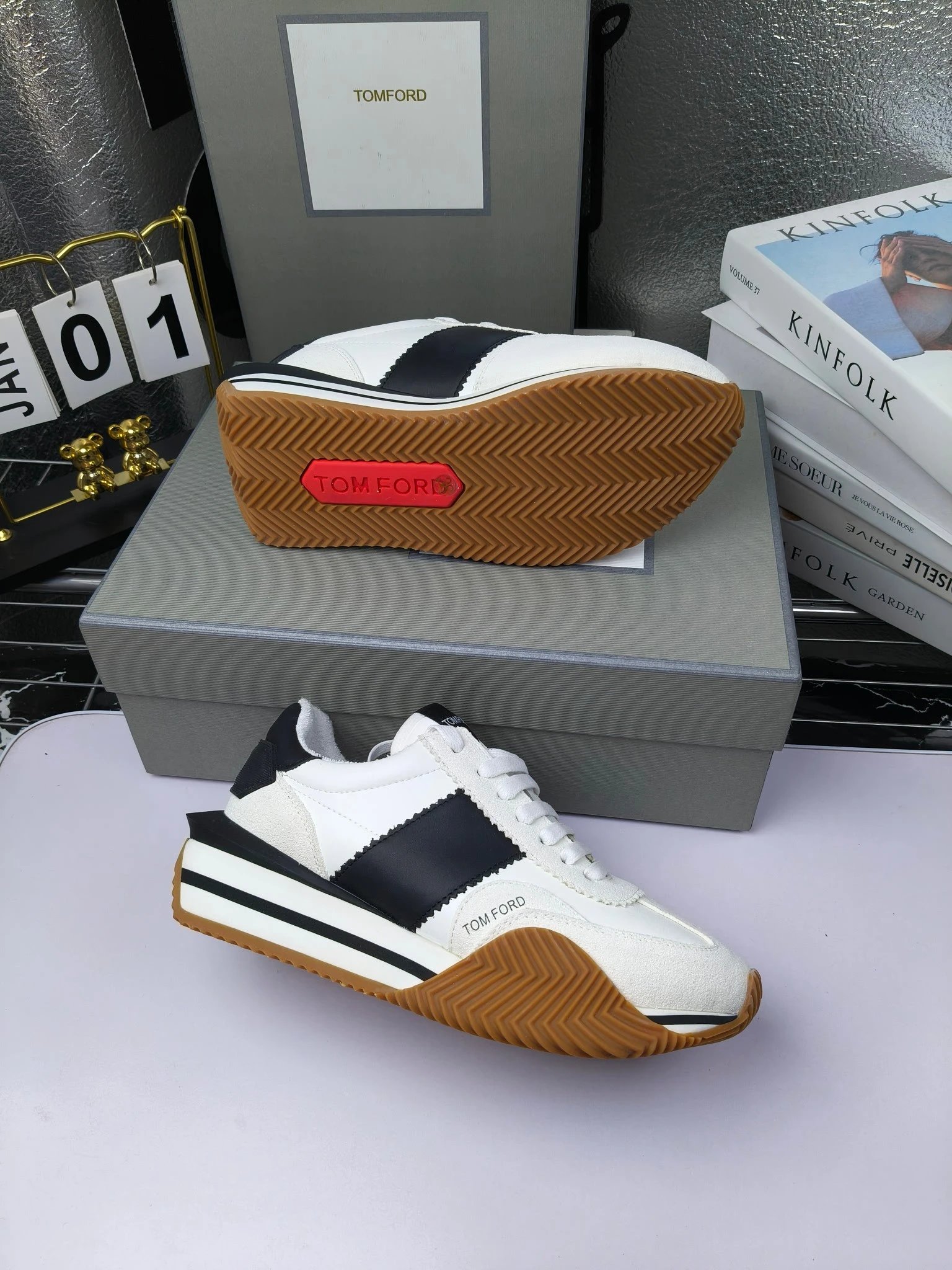 Retro Luxe Leather Sneakers Ivory Black - Gallery Image 7 - Detailed View