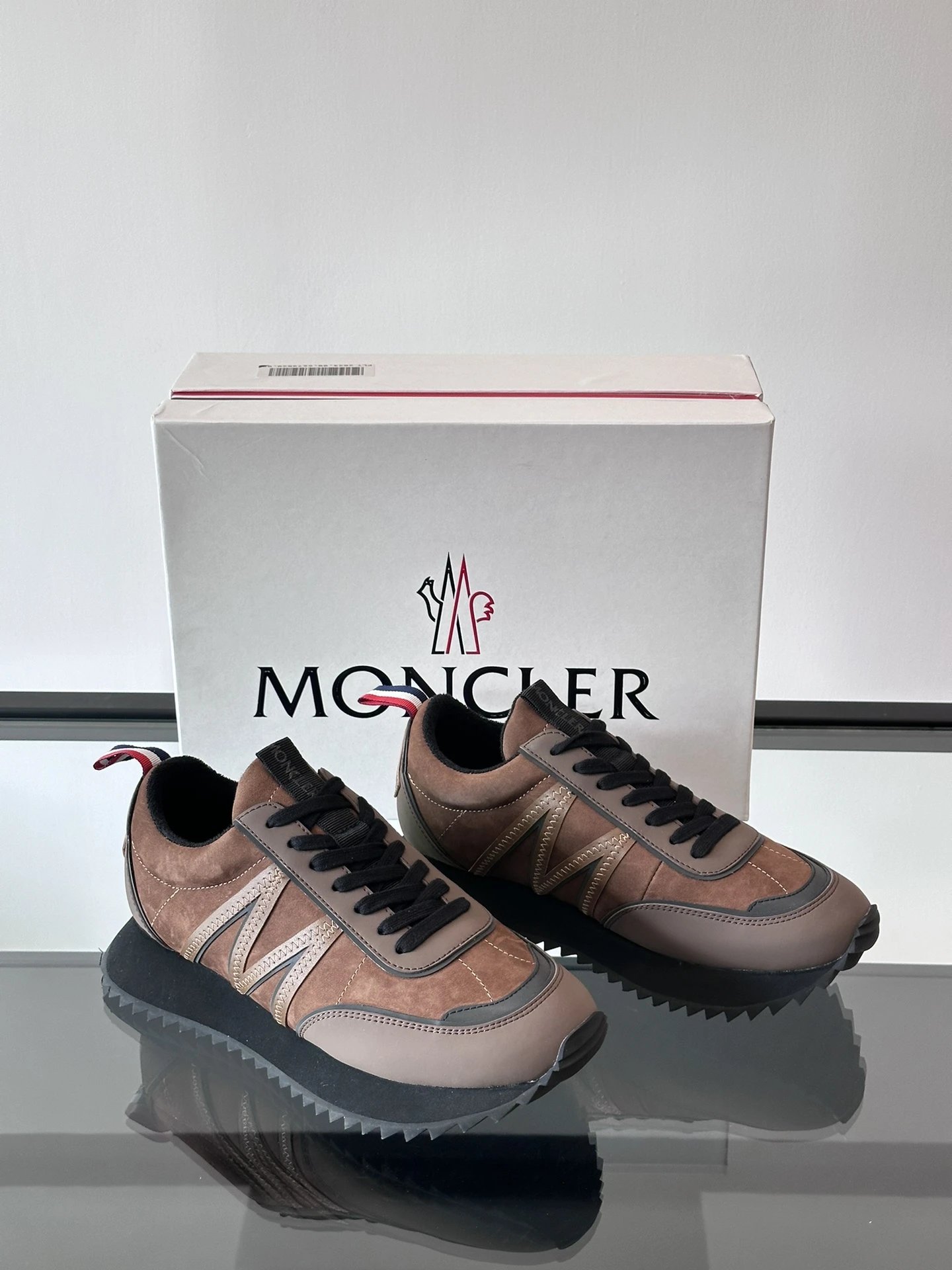 Moncler Pacey Sneakers Brown - Gallery Image 6 - Detailed View