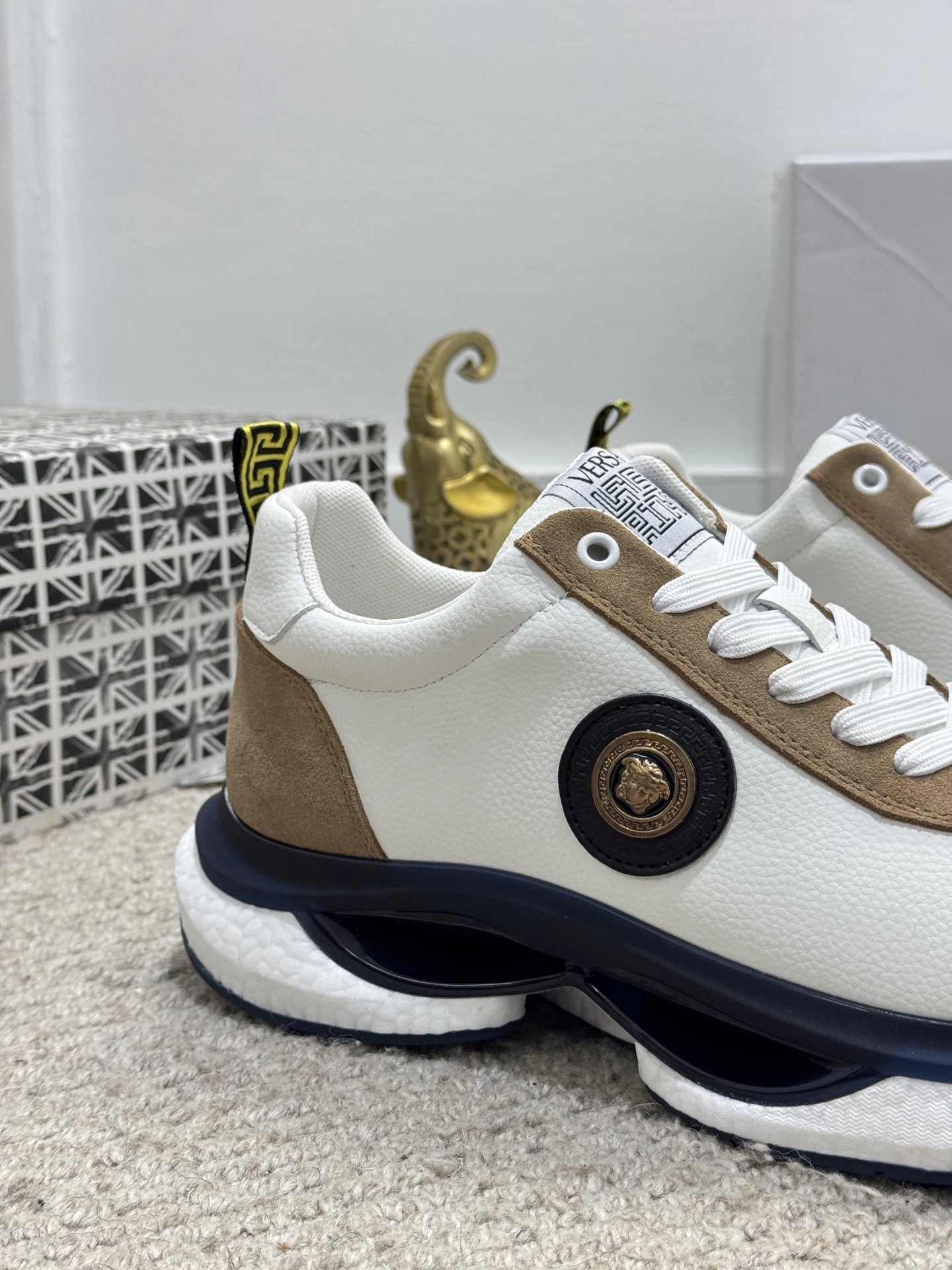 Luxury Leather Mesh Sneakers Beige White - Gallery Image 4 - Detailed View