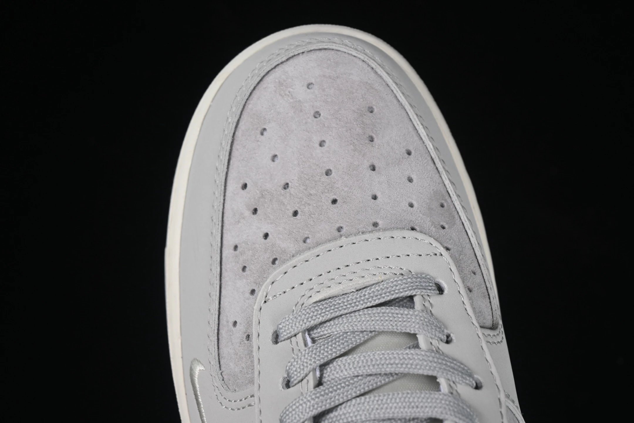 Low Top Sneakers Celestial Grey - Gallery Image 7 - Detailed View
