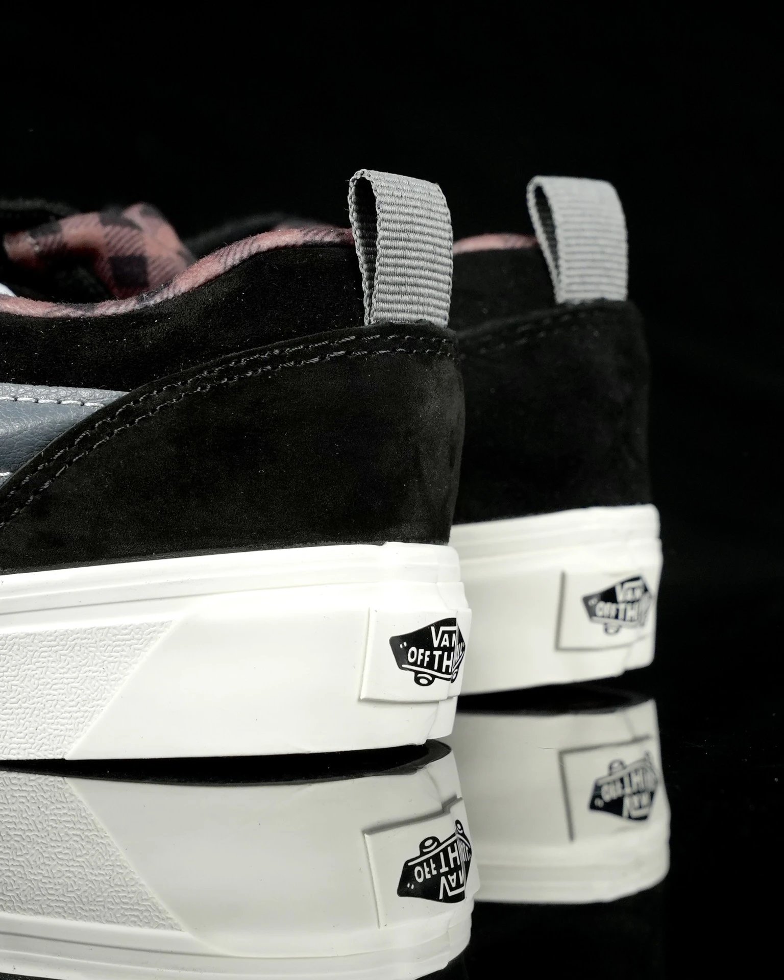 Retro Low Top Suede Skate Shoes Obsidian Black - Gallery Image 7 - Detailed View