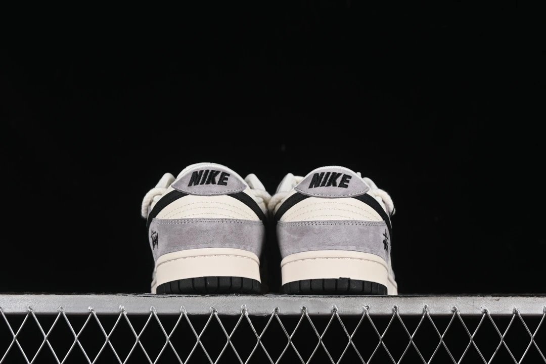 Suede Low Sneakers Ash - Gallery Image 6 - Detailed View