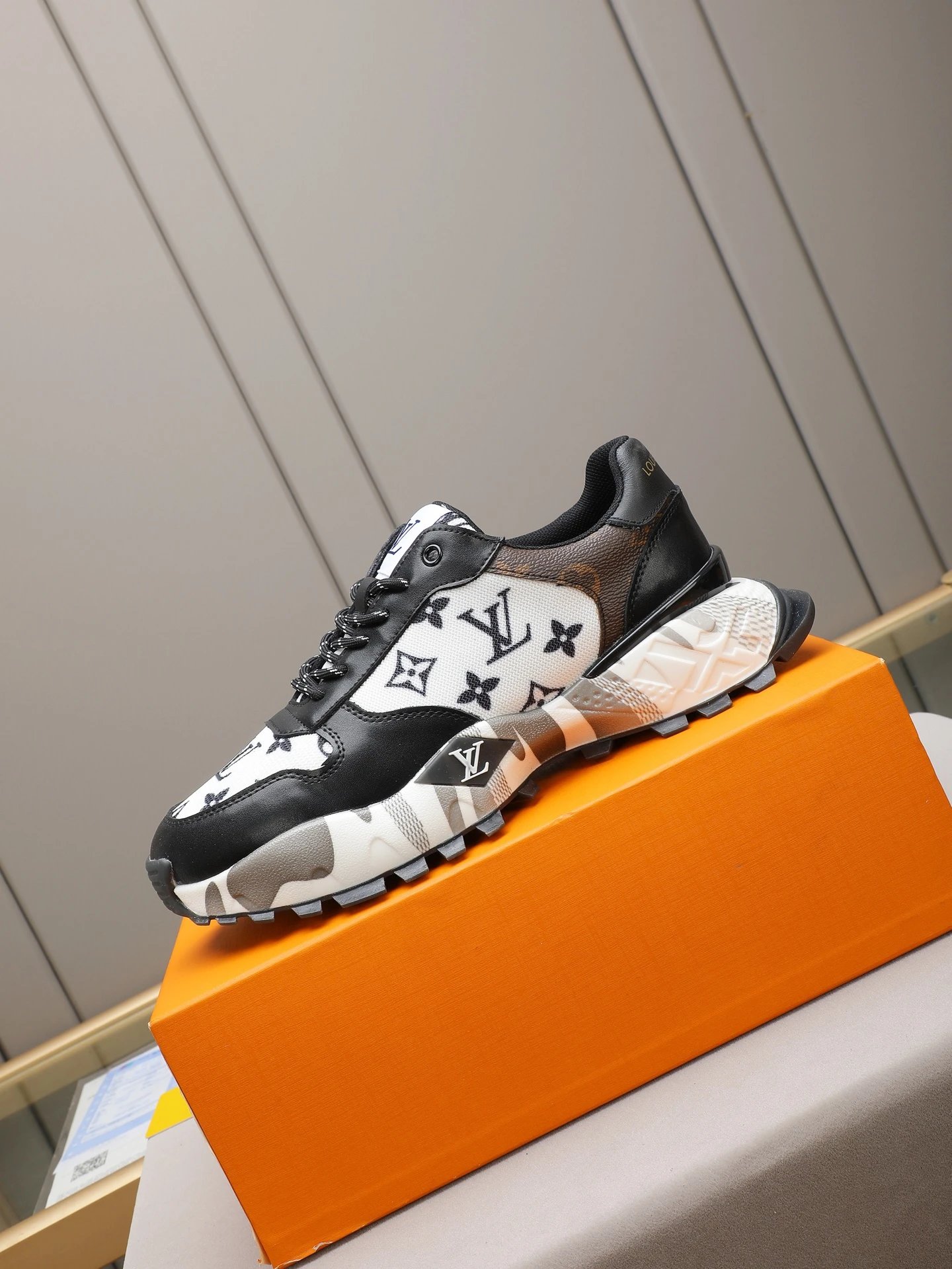 Luxury Calfskin Mesh Runner Sneakers Ivory Black - Gallery Image 6 - Detailed View