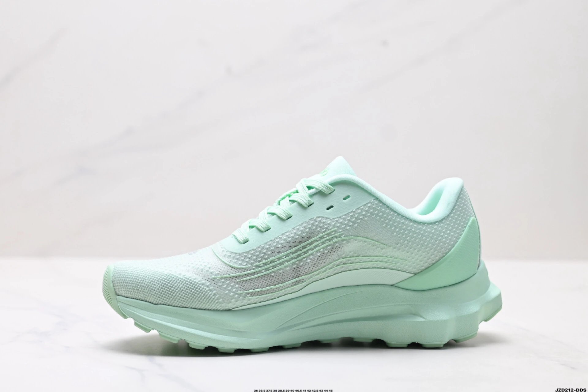 Alo Yoga Alo Runner Sneakers Green - Gallery Image 3 - Detailed View