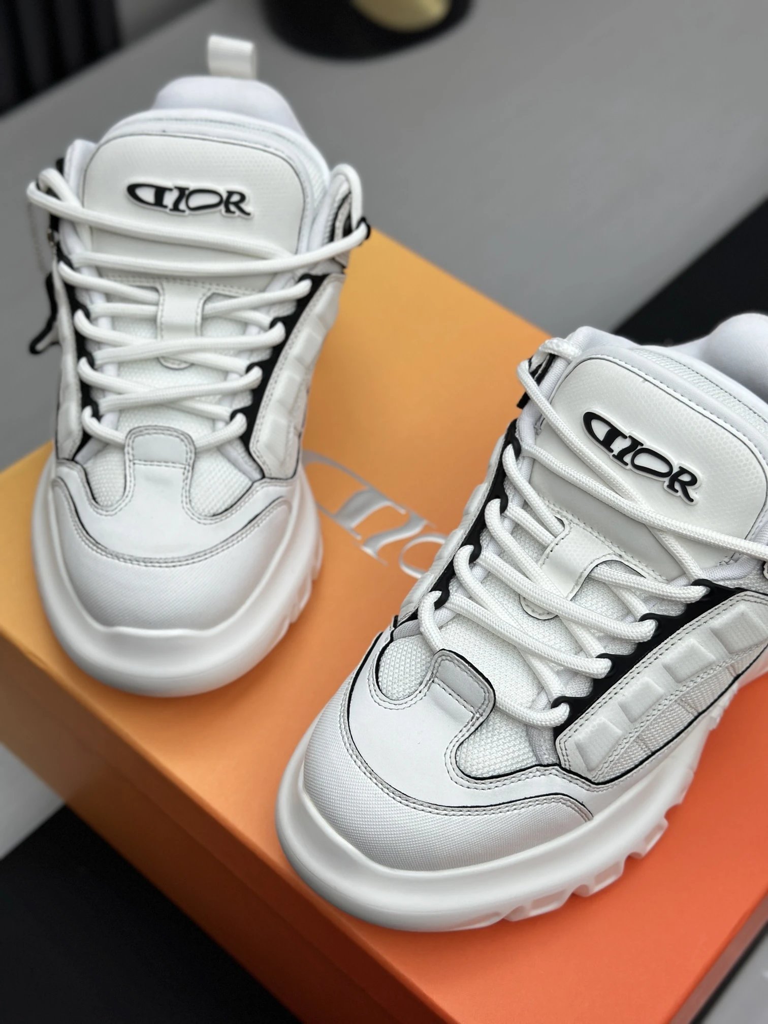 Dior x Levis Hamilton Sneakers White - Gallery Image 6 - Detailed View