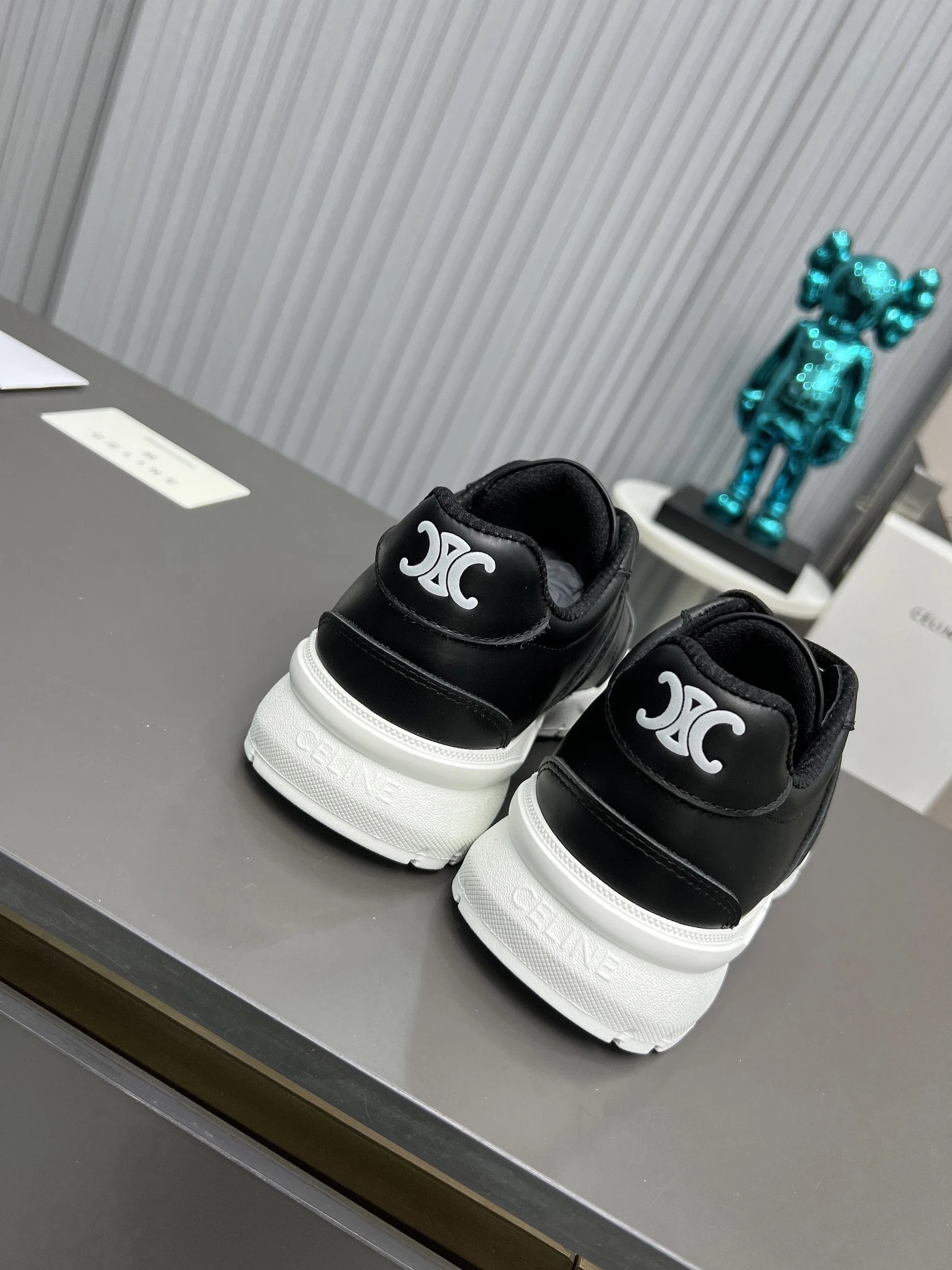 Chunky Leather Dad Sneakers Retro Style Onyx Black - Gallery Image 4 - Detailed View