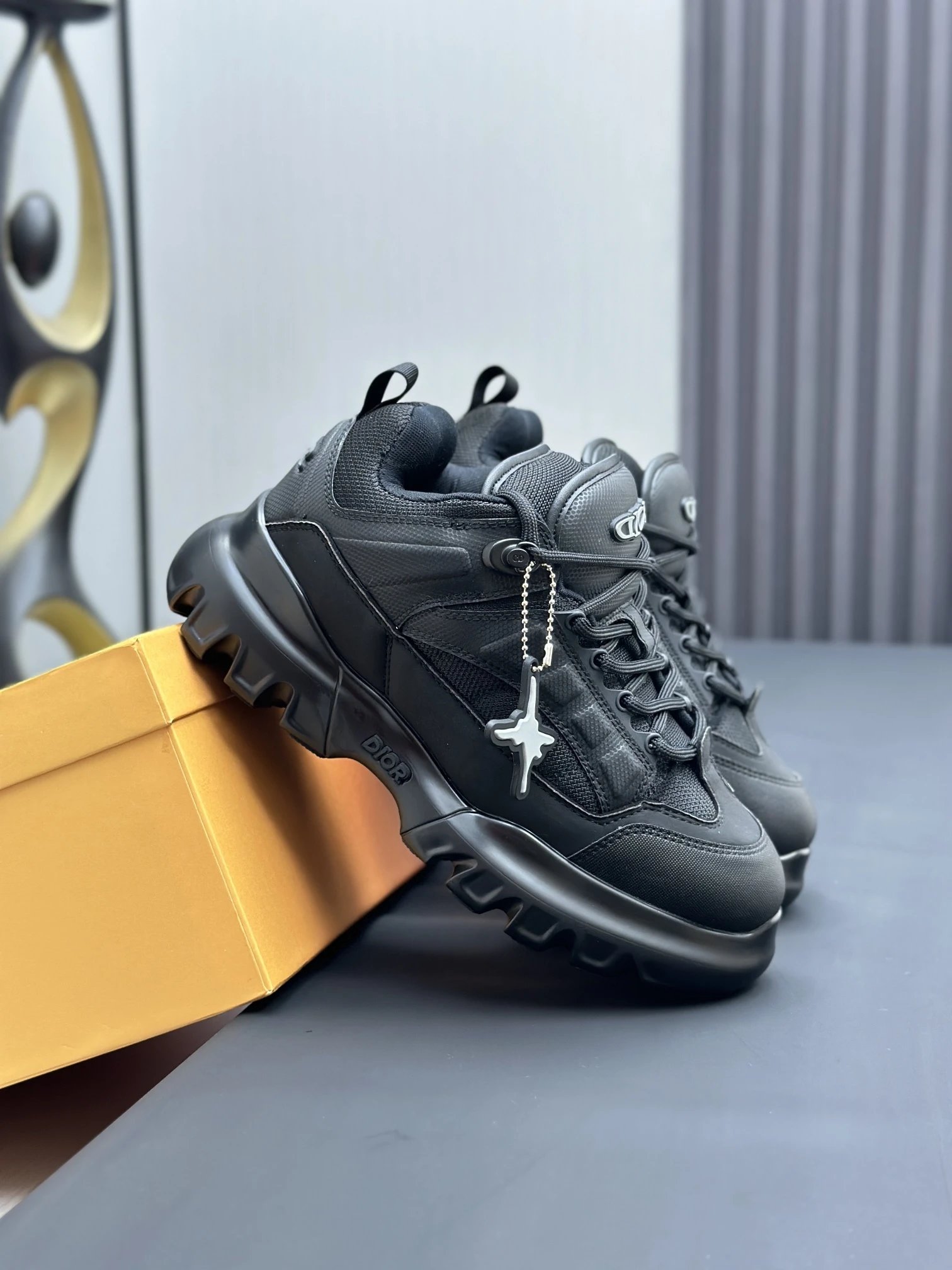 Dior x Levis Hamilton Sneakers Black - Gallery Image 5 - Detailed View