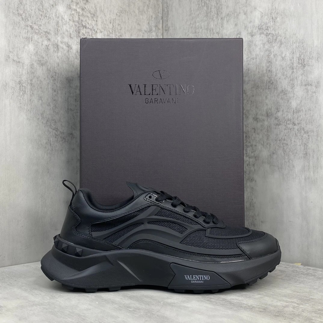 True Act Mesh Chunky Sneakers Jet Black - Gallery Image 1 - Detailed View