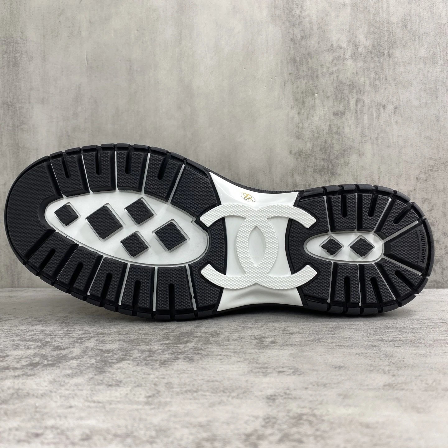 Luxury Leather Low Top Sneakers Panda Colorway - Gallery Image 8 - Detailed View