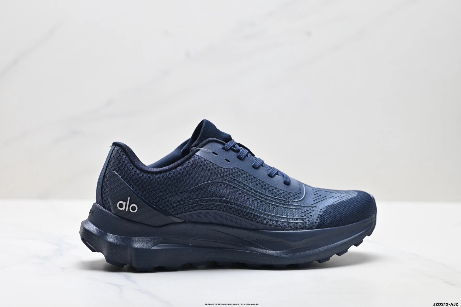 Alo Yoga Alo Runner Sneakers Navy - High Quality Product Image - Cnfans