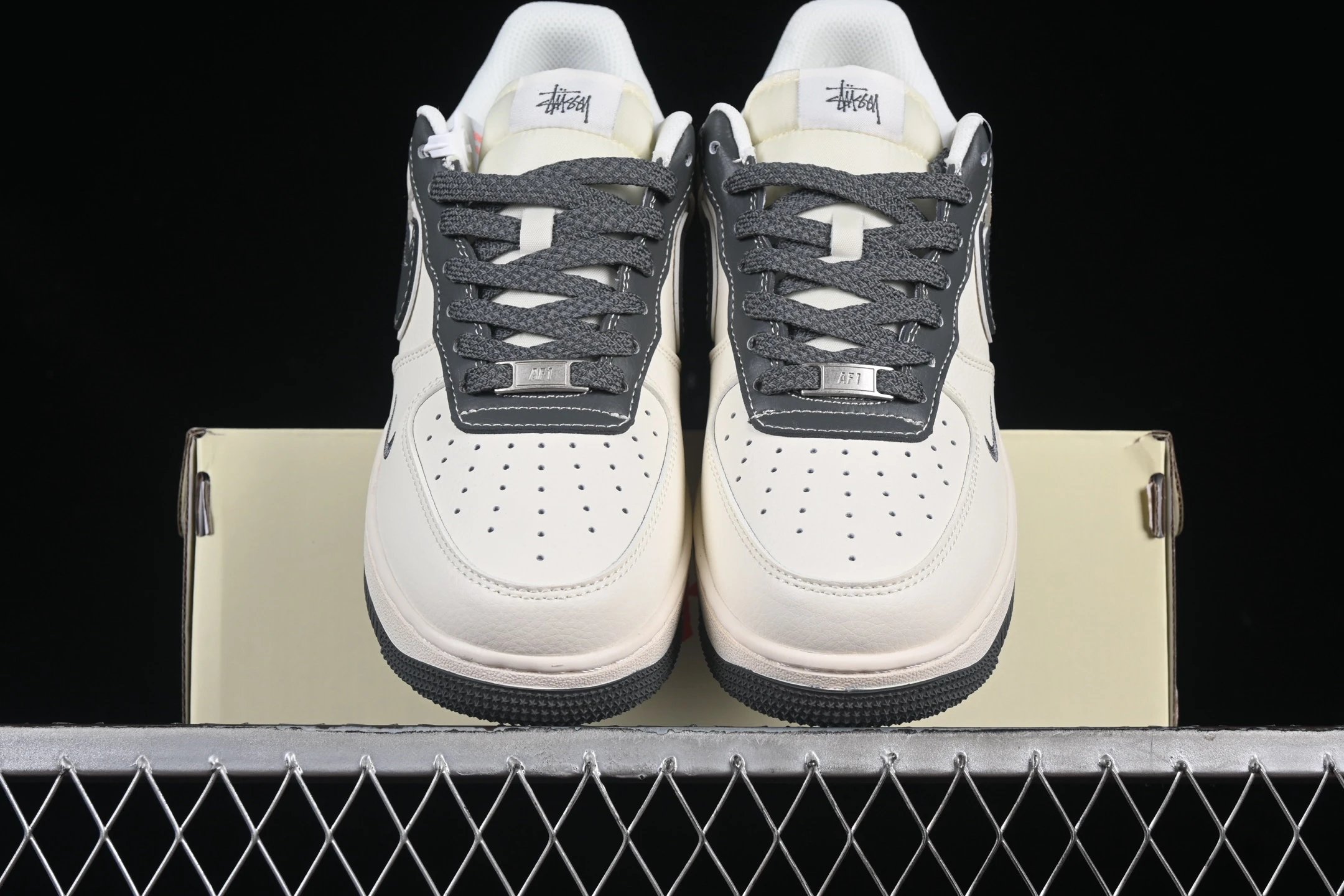 Men's Leather Sneakers Granite Gray - Gallery Image 4 - Detailed View