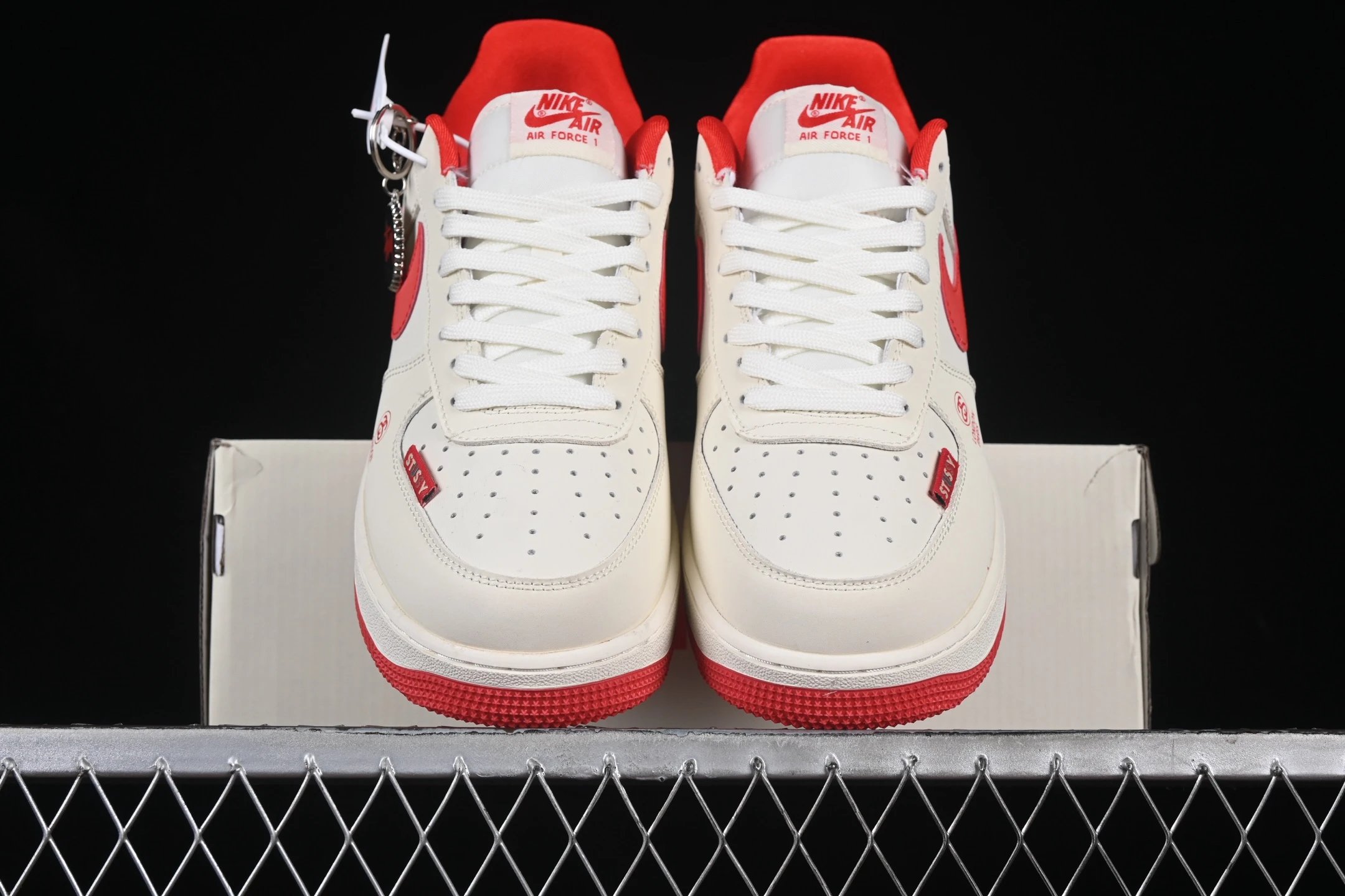 Low Top Sneakers Ivory Ember - Gallery Image 4 - Detailed View